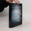Unter dunklen Wassern