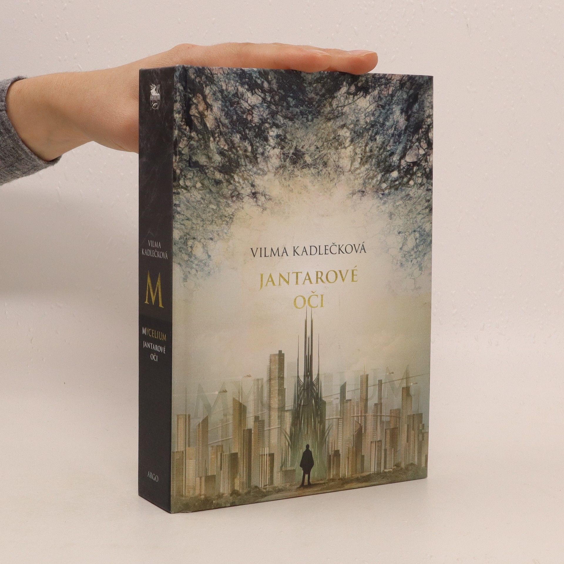 Vilma Kadlečková Mycelium. Jantarové oči