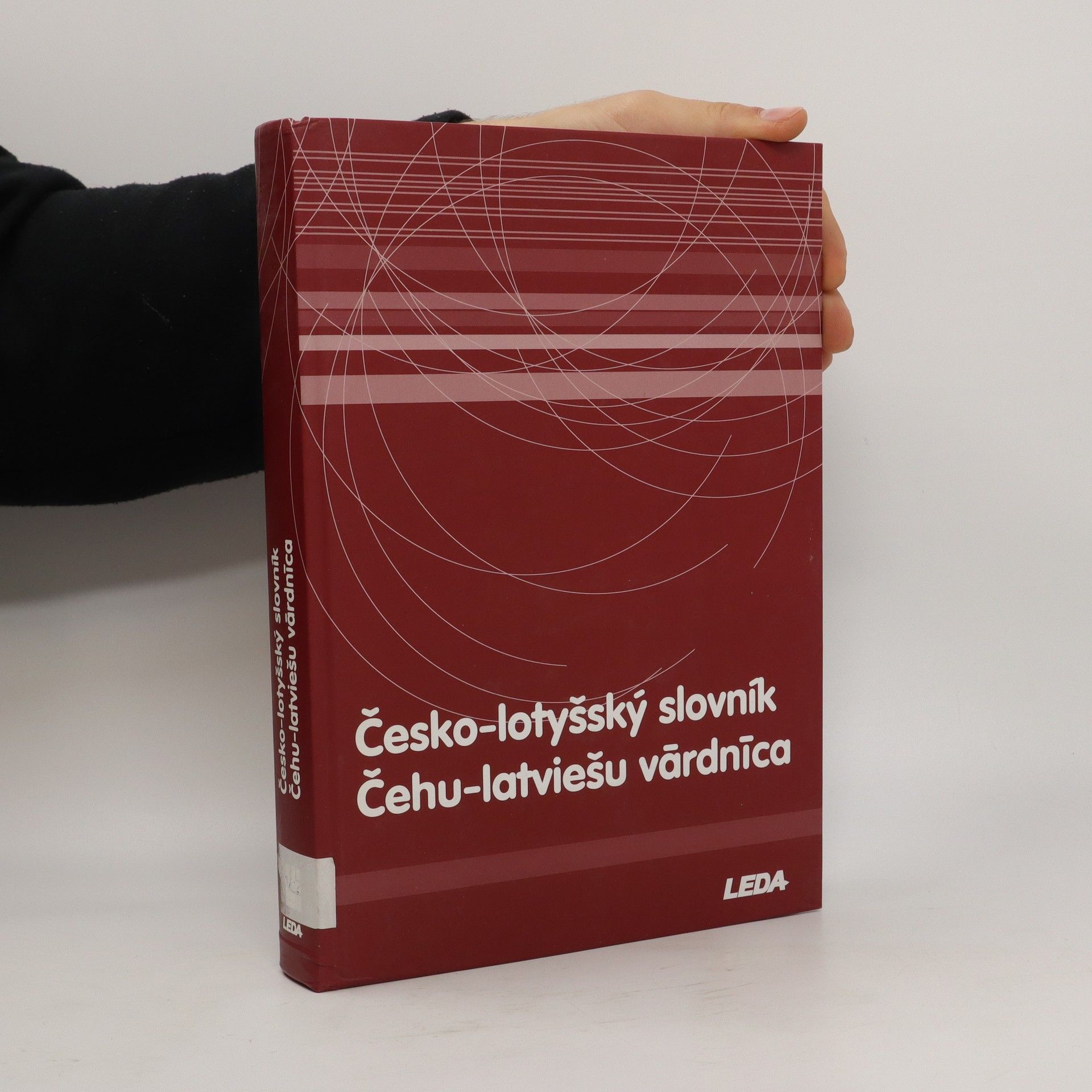 Sandra Nikulceva Česko-lotyšský slovník = Čehu-latviešu vārdnīca