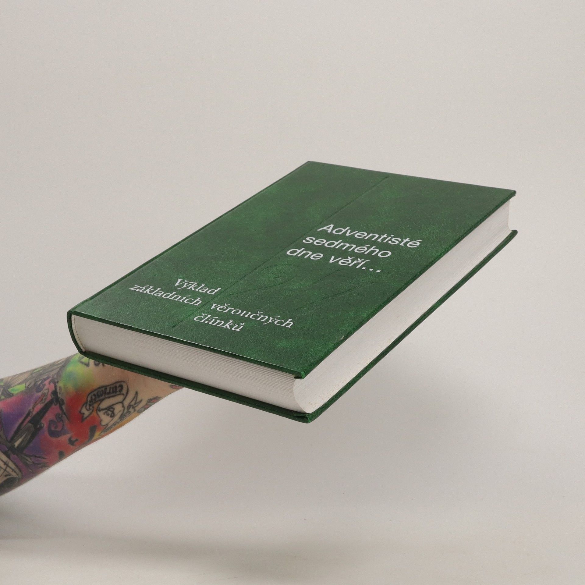 Various authors Adventisté sedmého dne věří. Výklad 27 základních věroučných článků