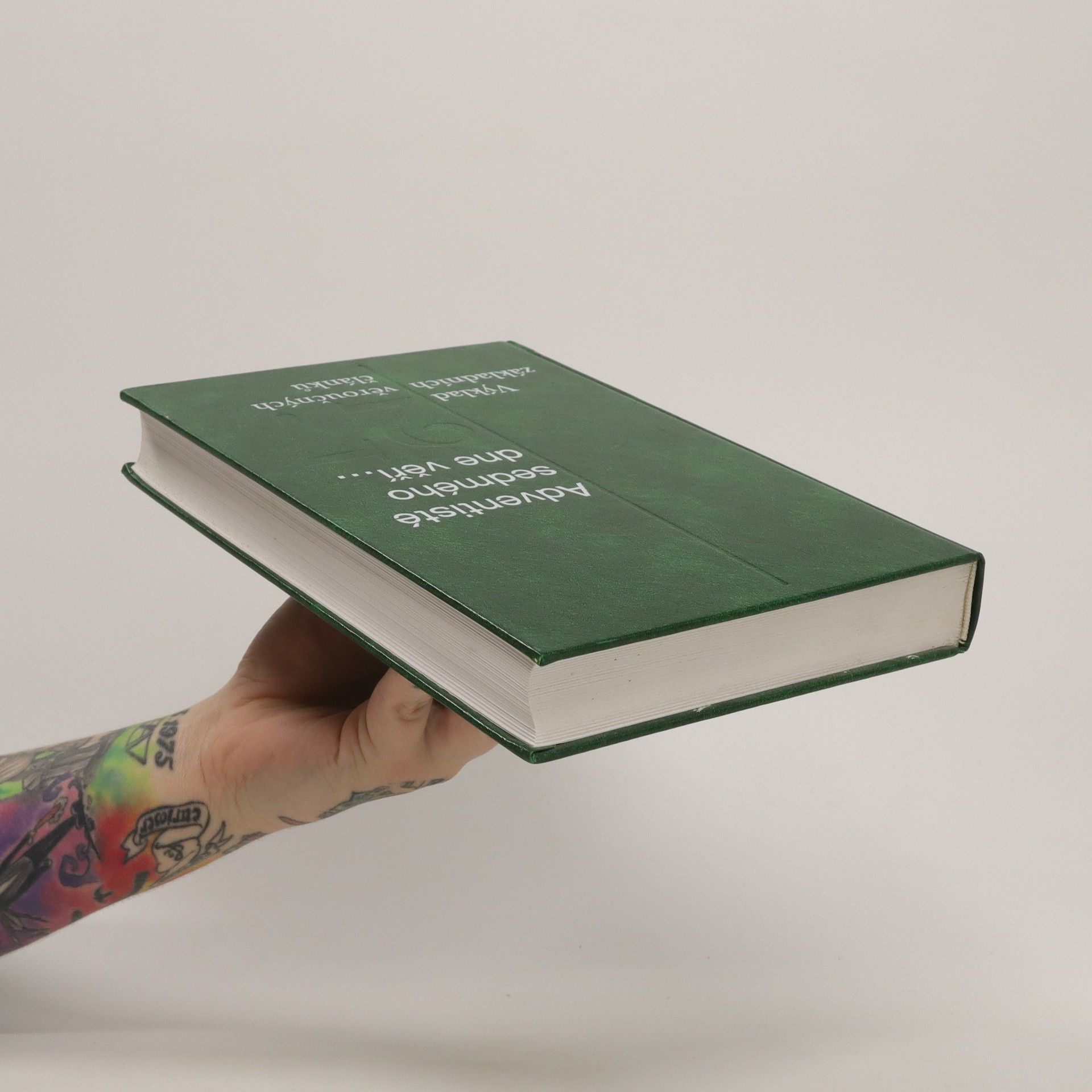 Various authors Adventisté sedmého dne věří. Výklad 27 základních věroučných článků