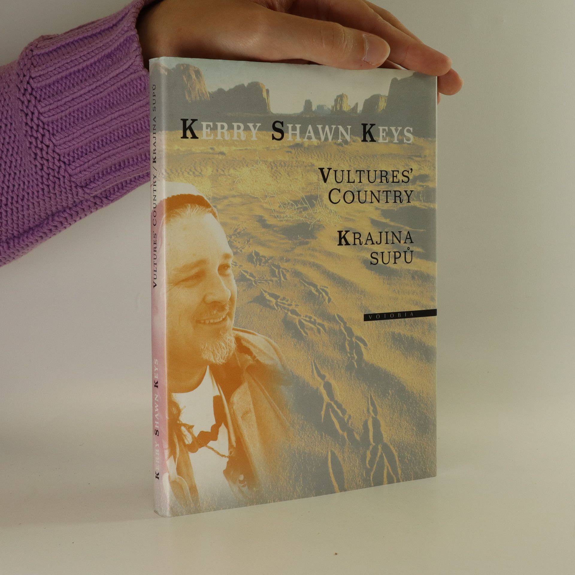 Kerry Shawn Keys Vultures' Country. Krajina supů
