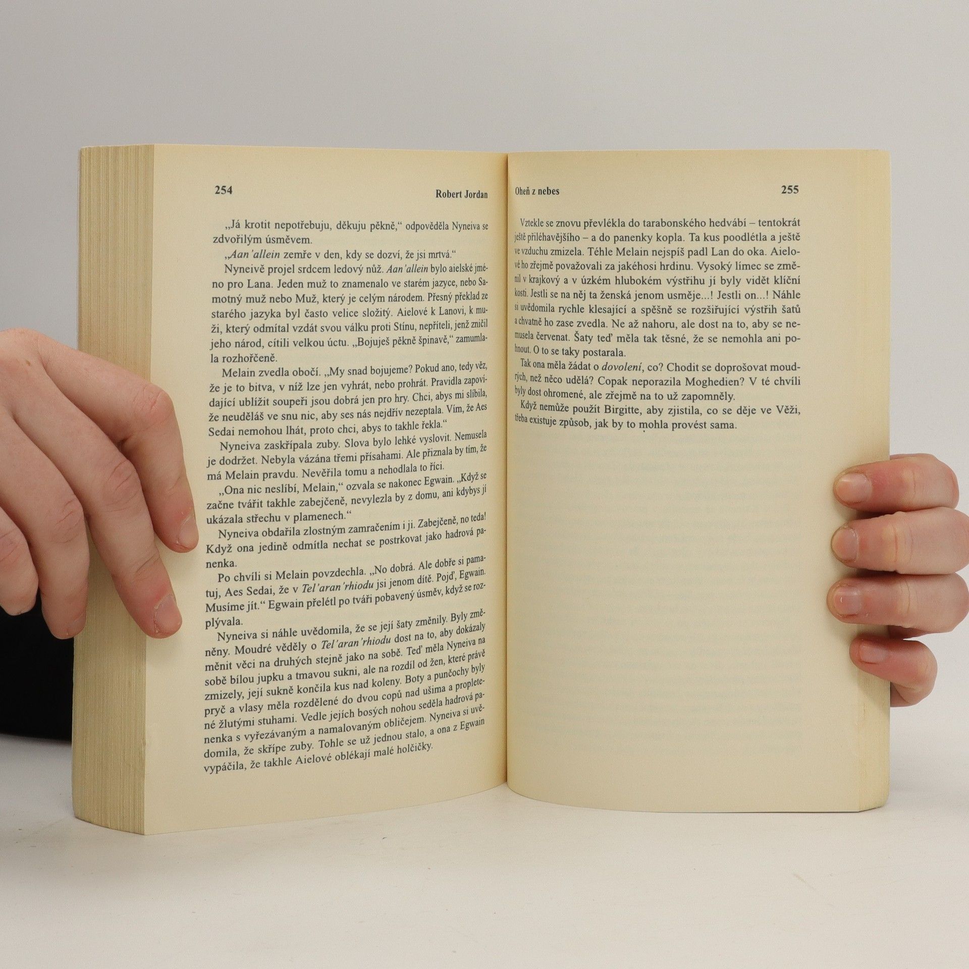 Robert Jordan Oheň z nebes 1
