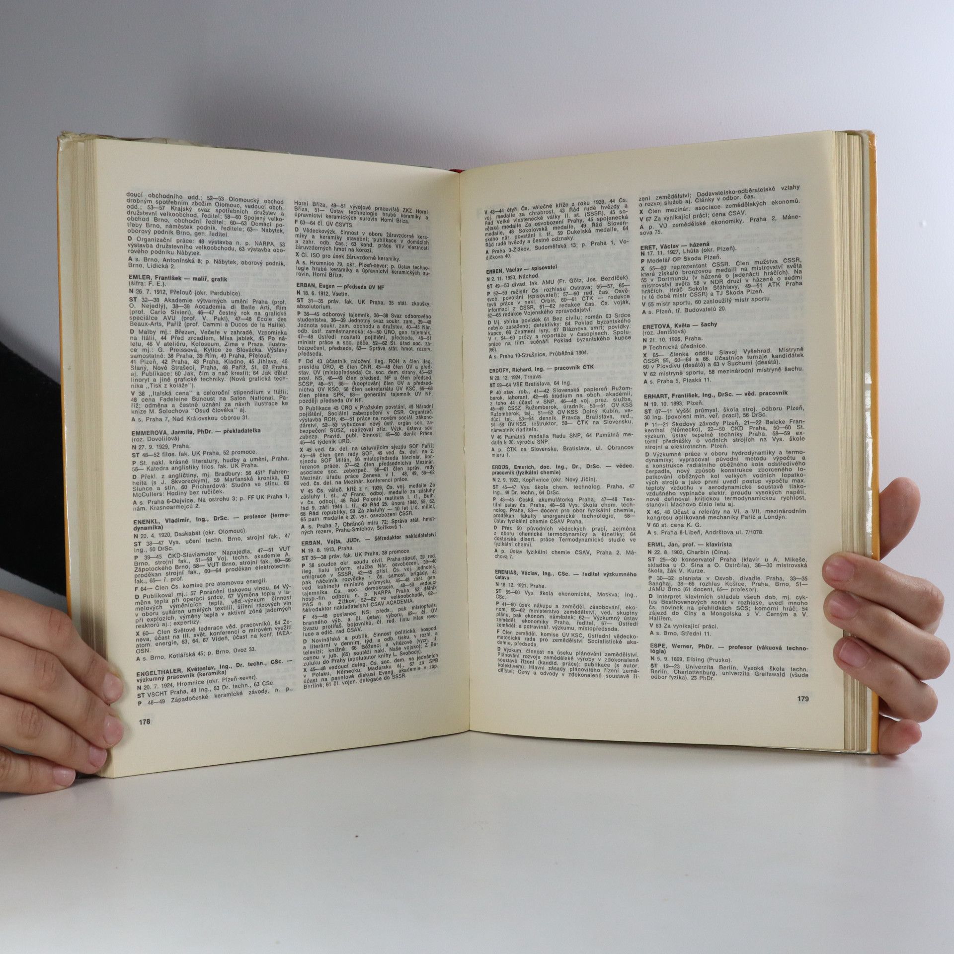 Various authors Kdo je kdo v Československu 1. díl. A-J