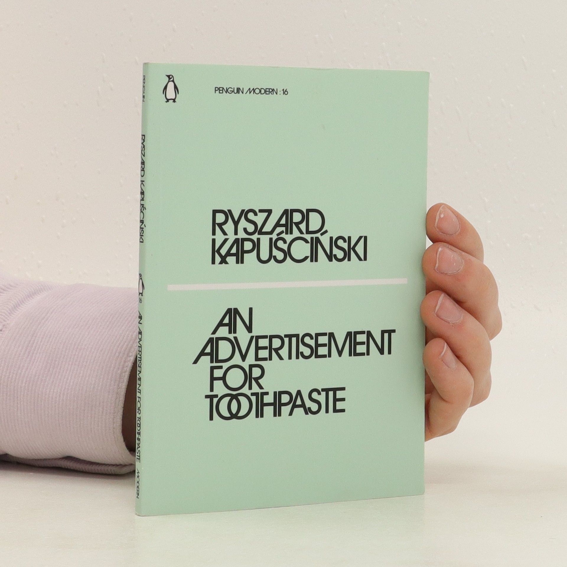 Ryszard Kapuściński An advertisement for toothpaste