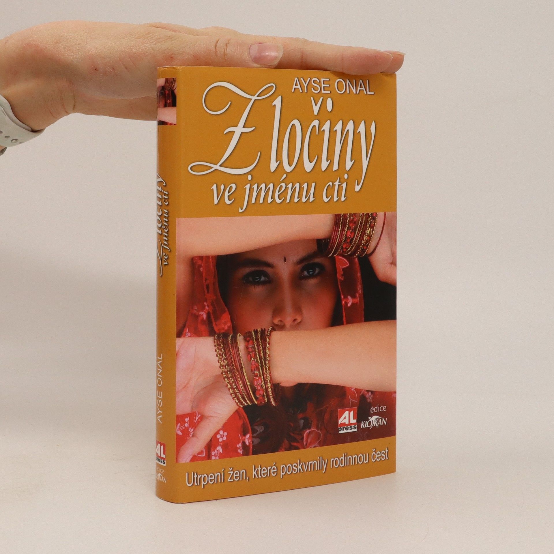 Ayşe Önal Zločiny ve jménu cti