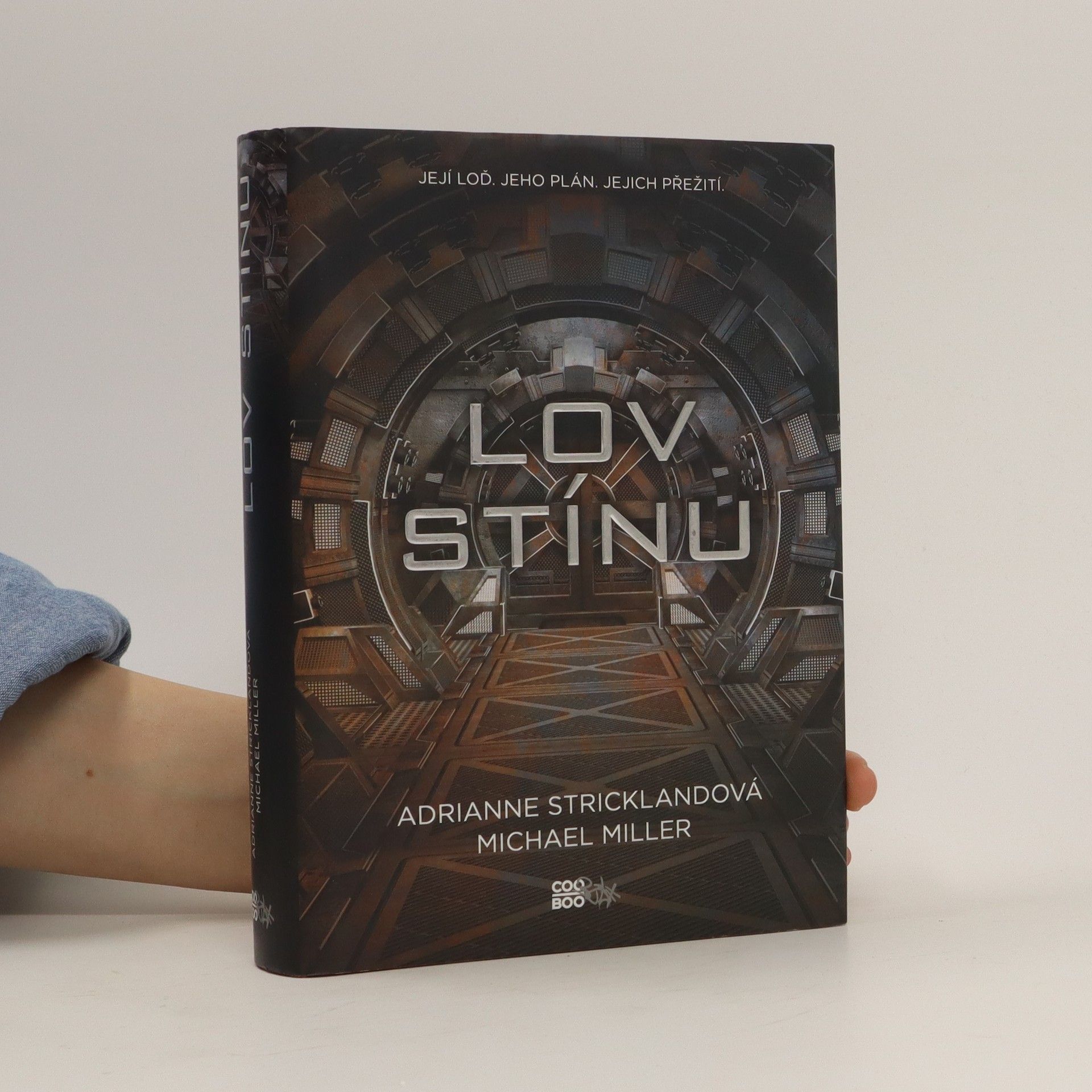 AdriAnne Strickland Lov stínu