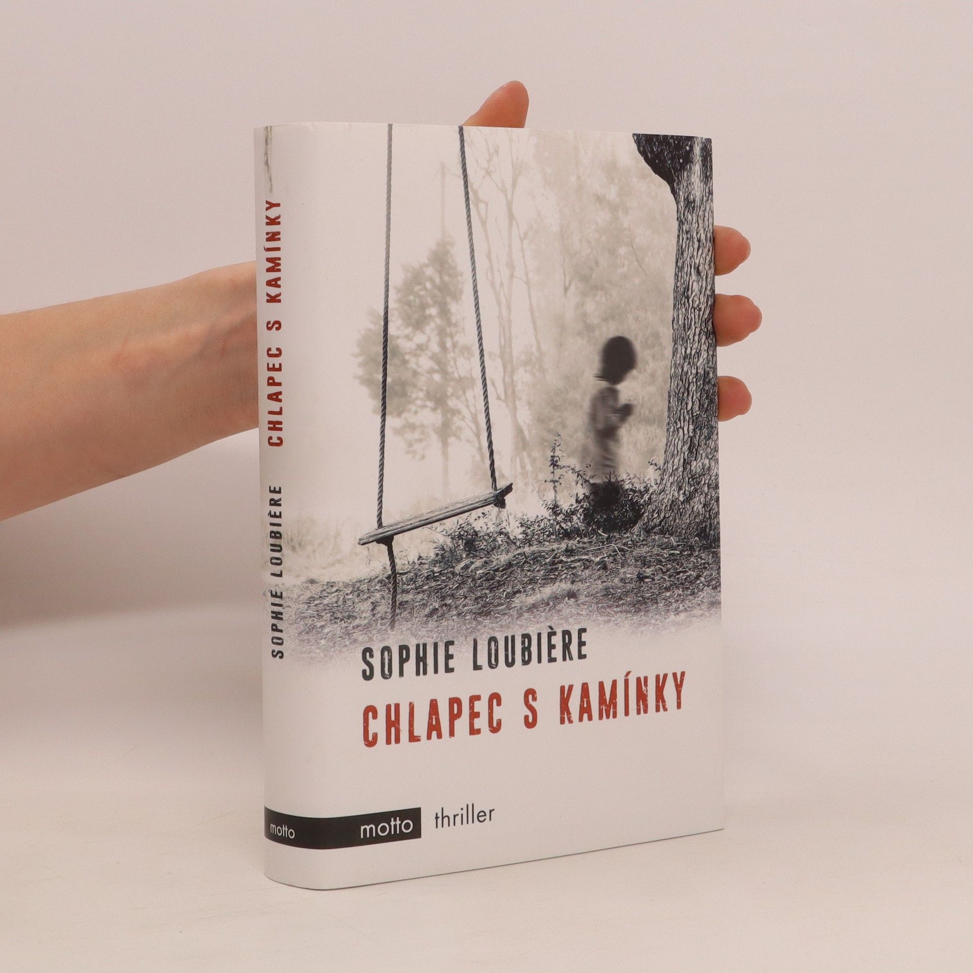 Sophie Loubière Chlapec s kamínky