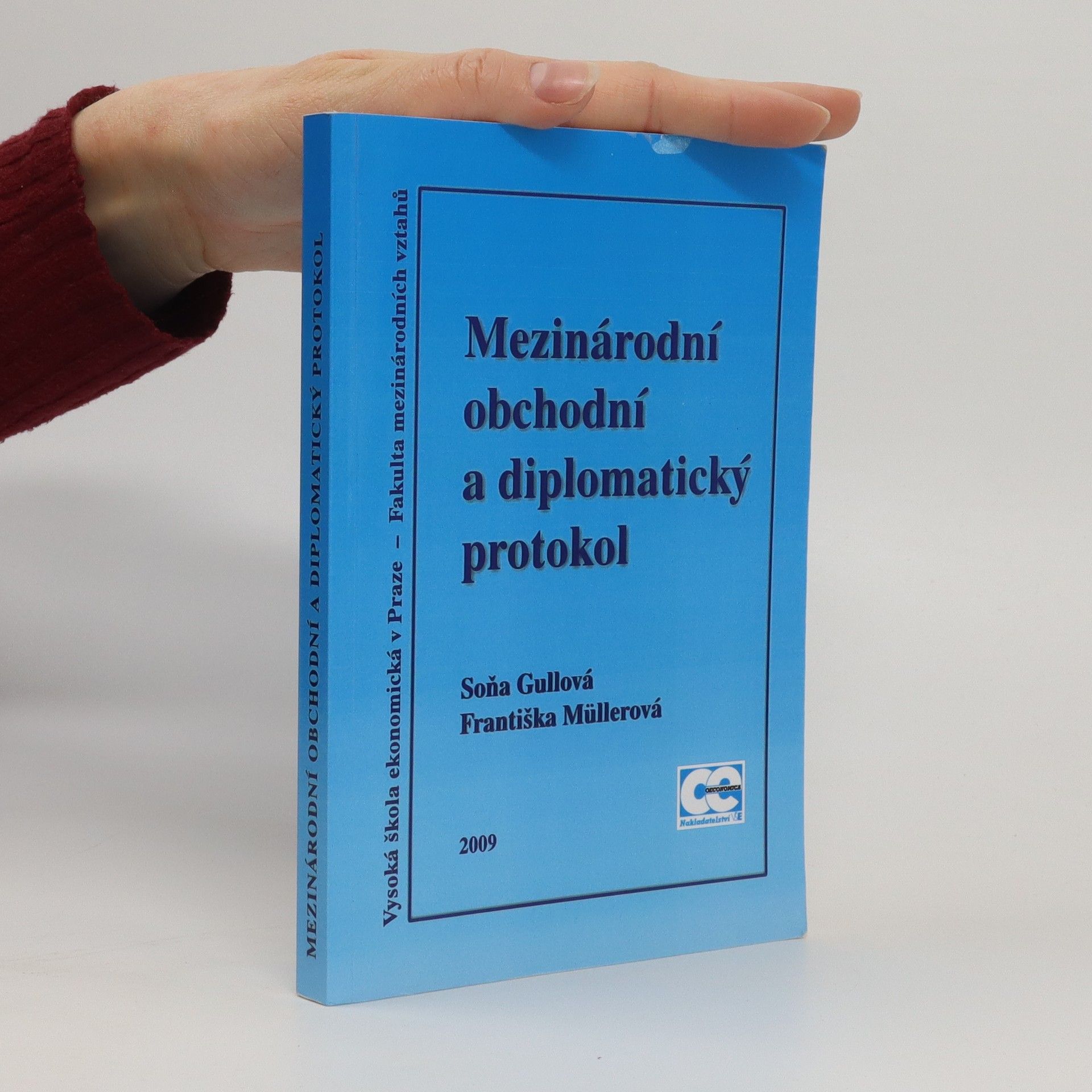 Soňa Gullová Mezinárodní obchodní a diplomatický protokol