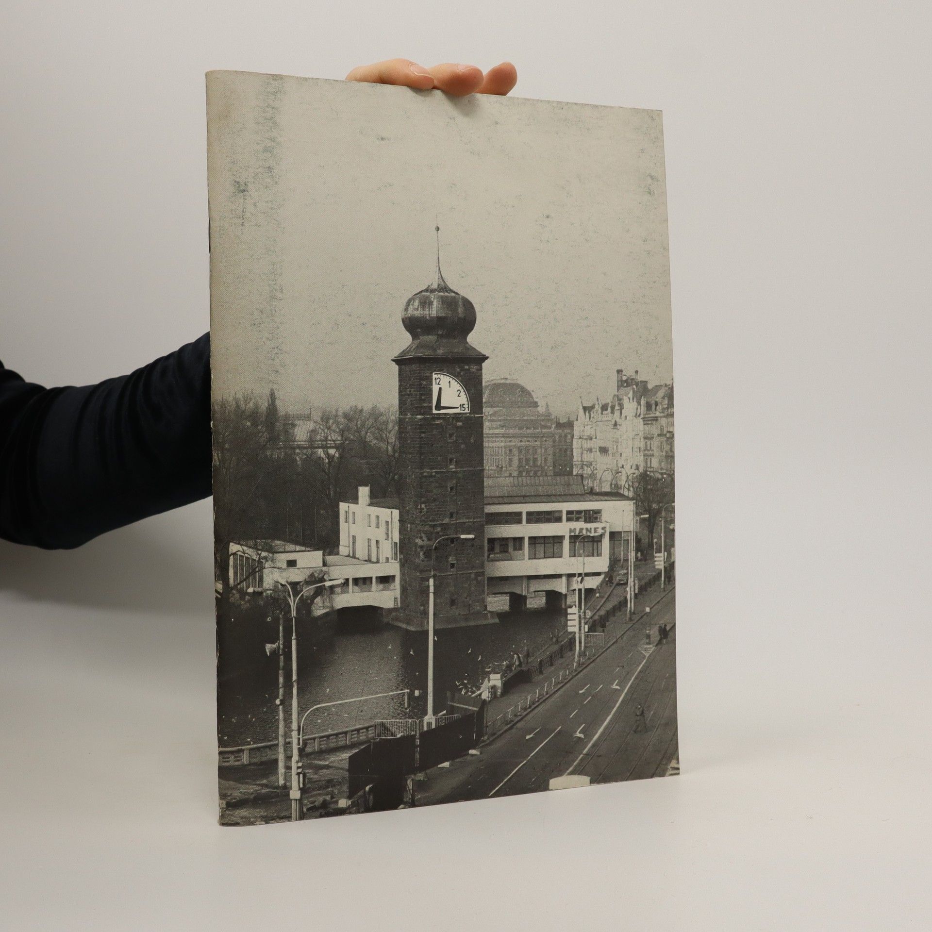 AA.VV. 12/15. Pozdě, ale přece