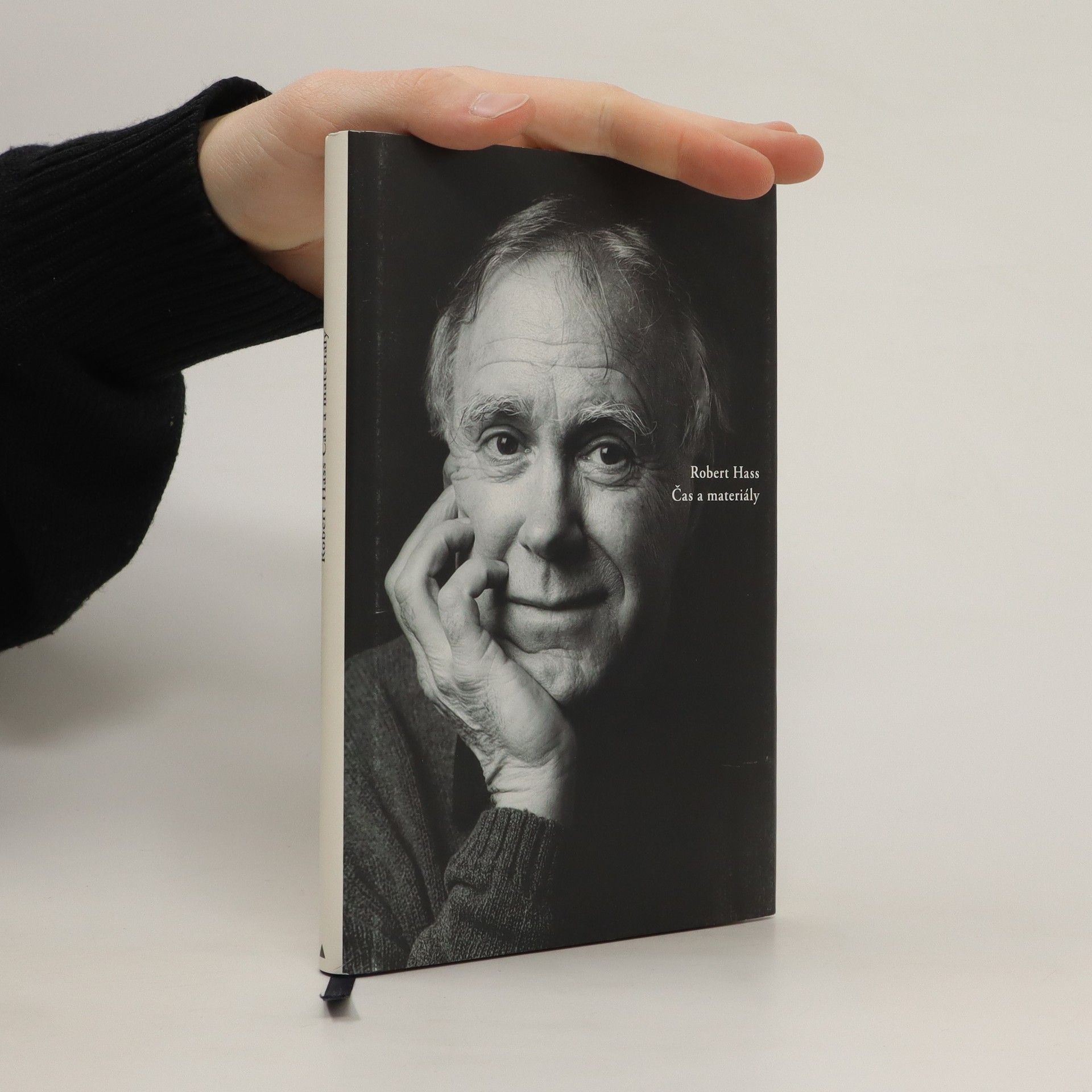 Robert Hass Čas a materiály