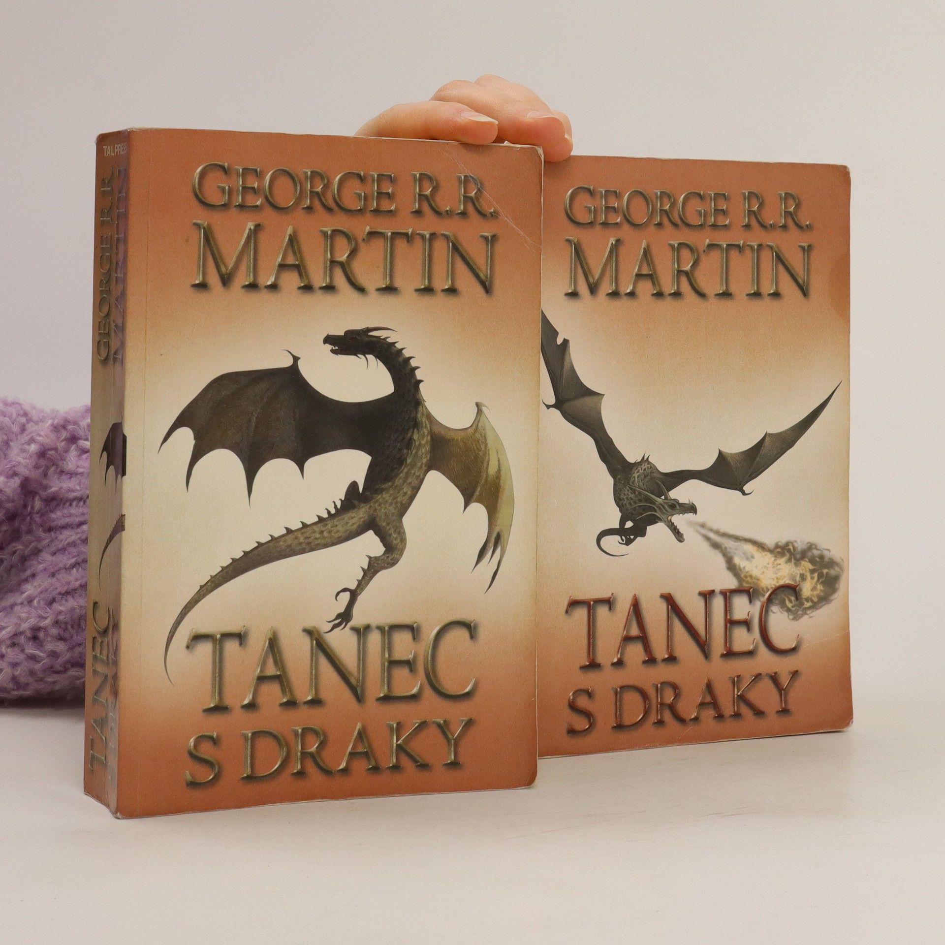 George R. R. Martin Tanec s draky 1-2