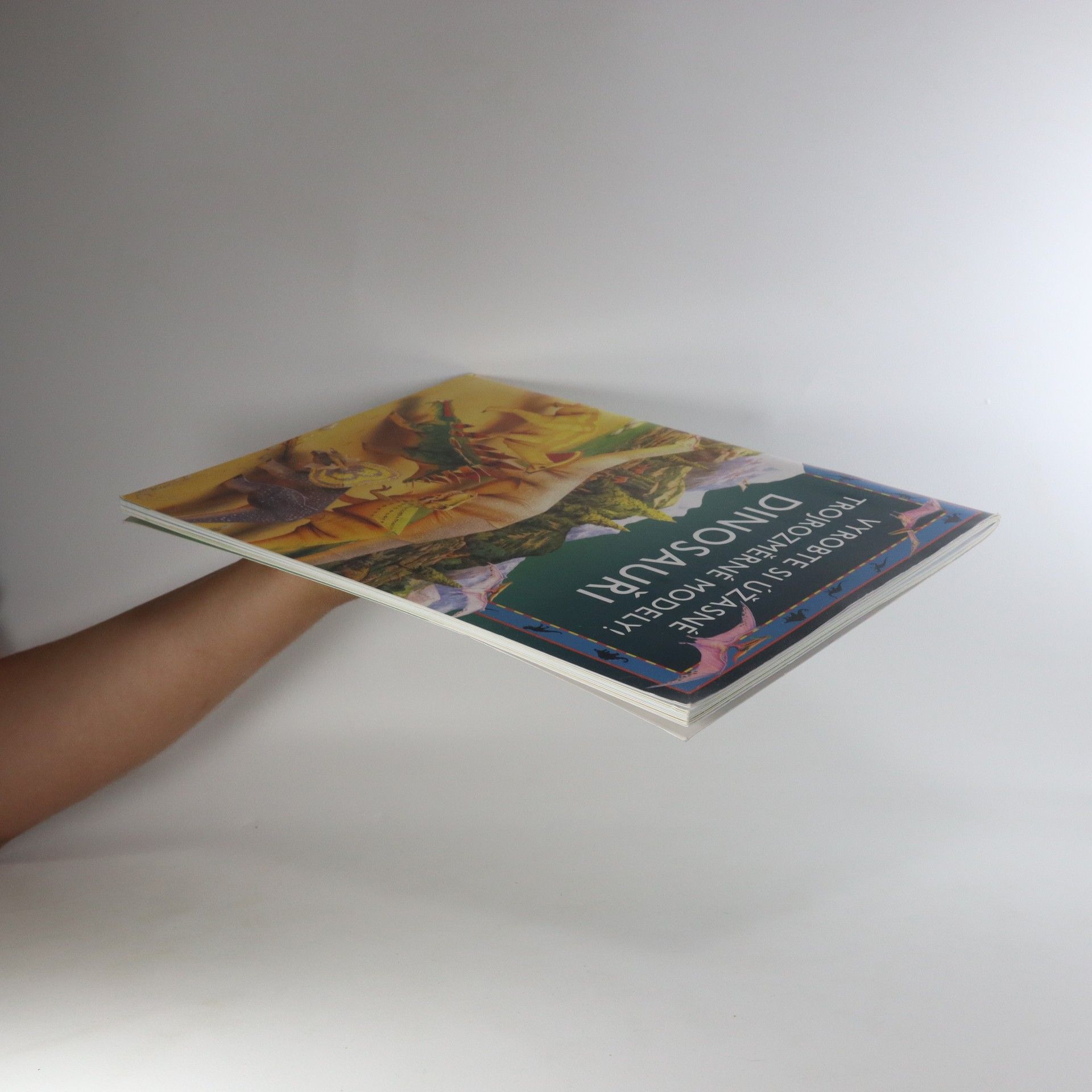 Various authors Dinosauři. Vyrobte si úžasné trojrozměrné modely!