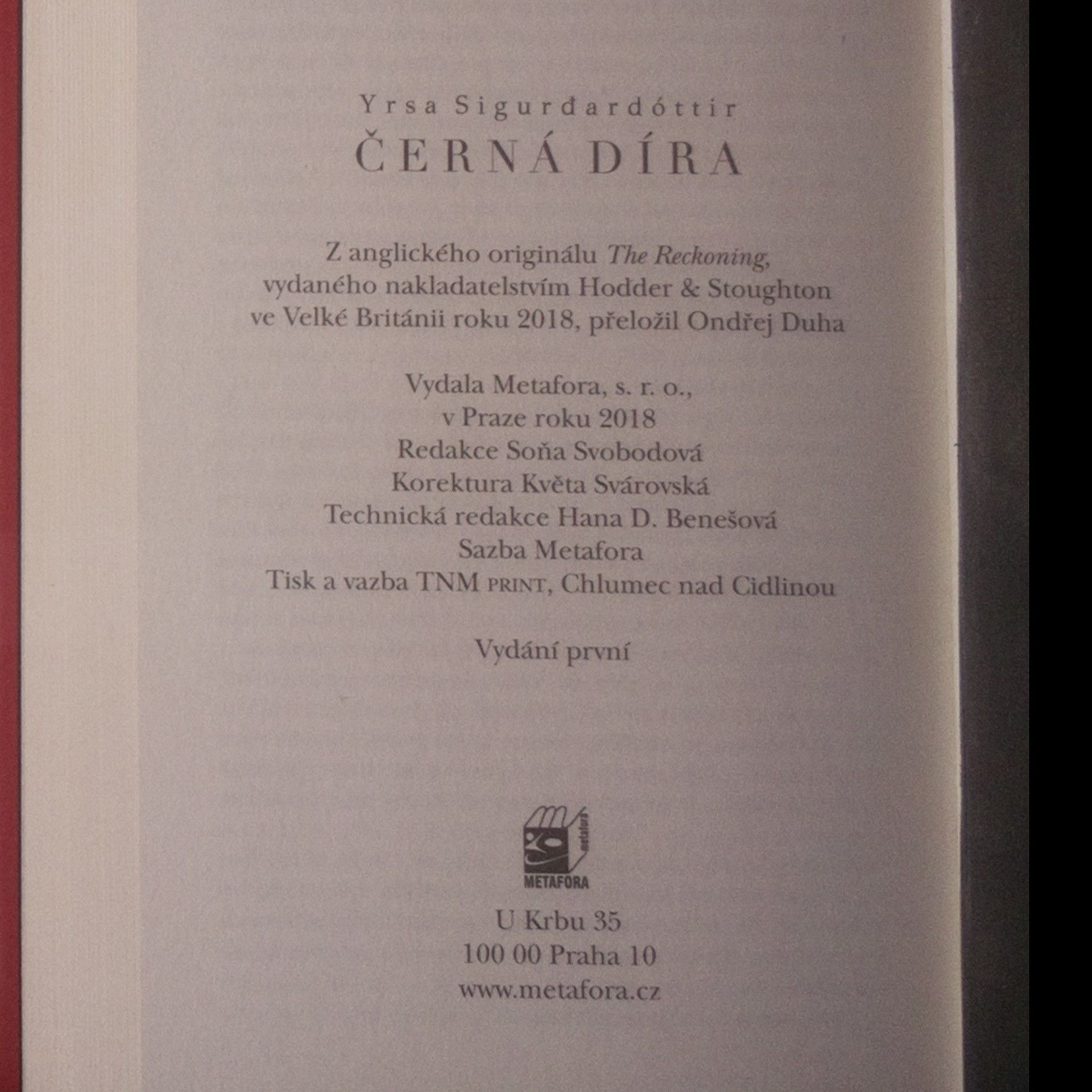 Yrsa Sigurðardóttir Černá díra