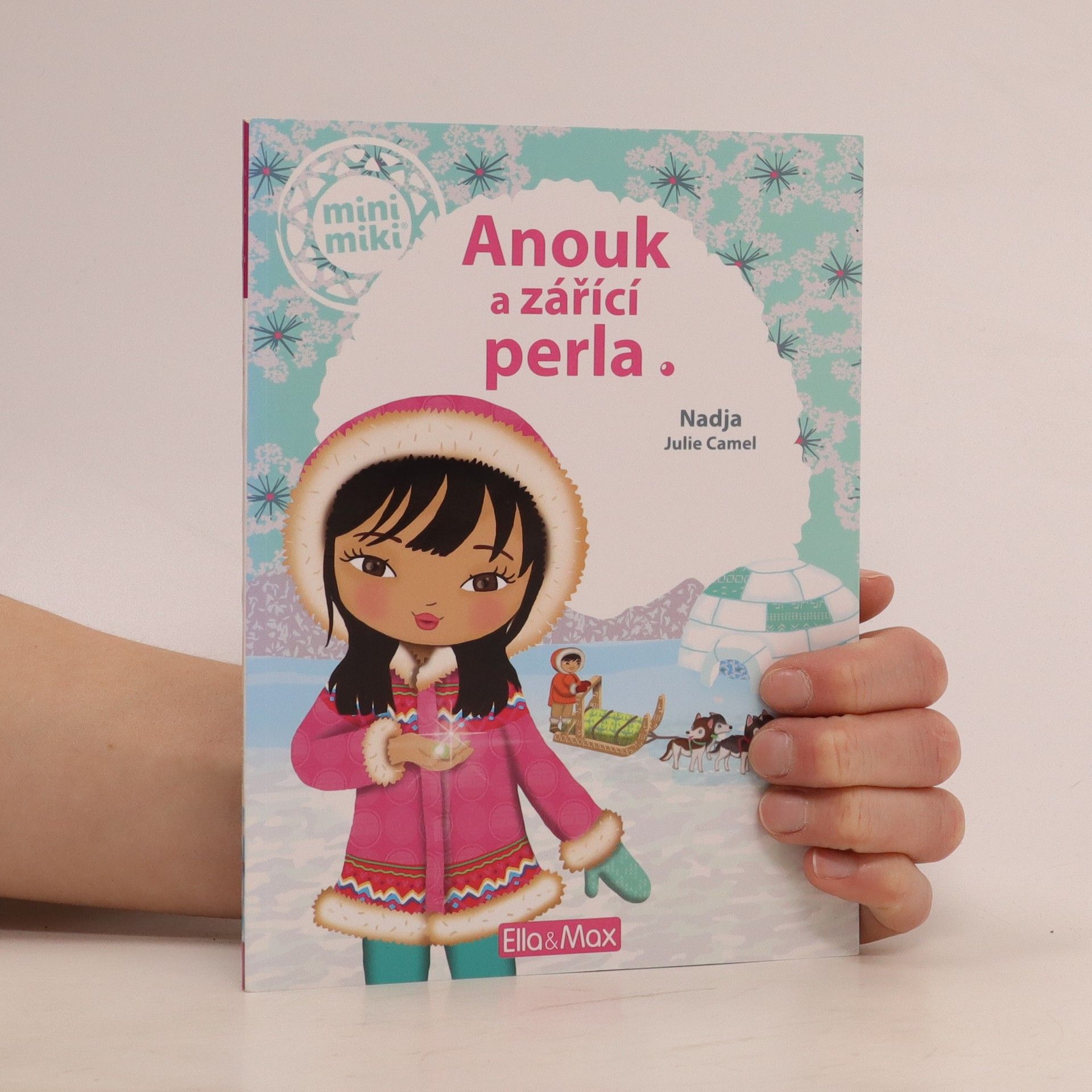 Nadja Anouk a zářící perla