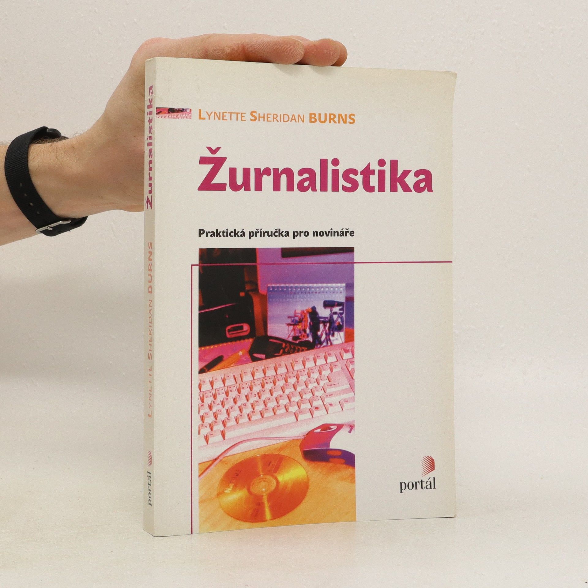 Lynette Sheridan Burns Žurnalistika