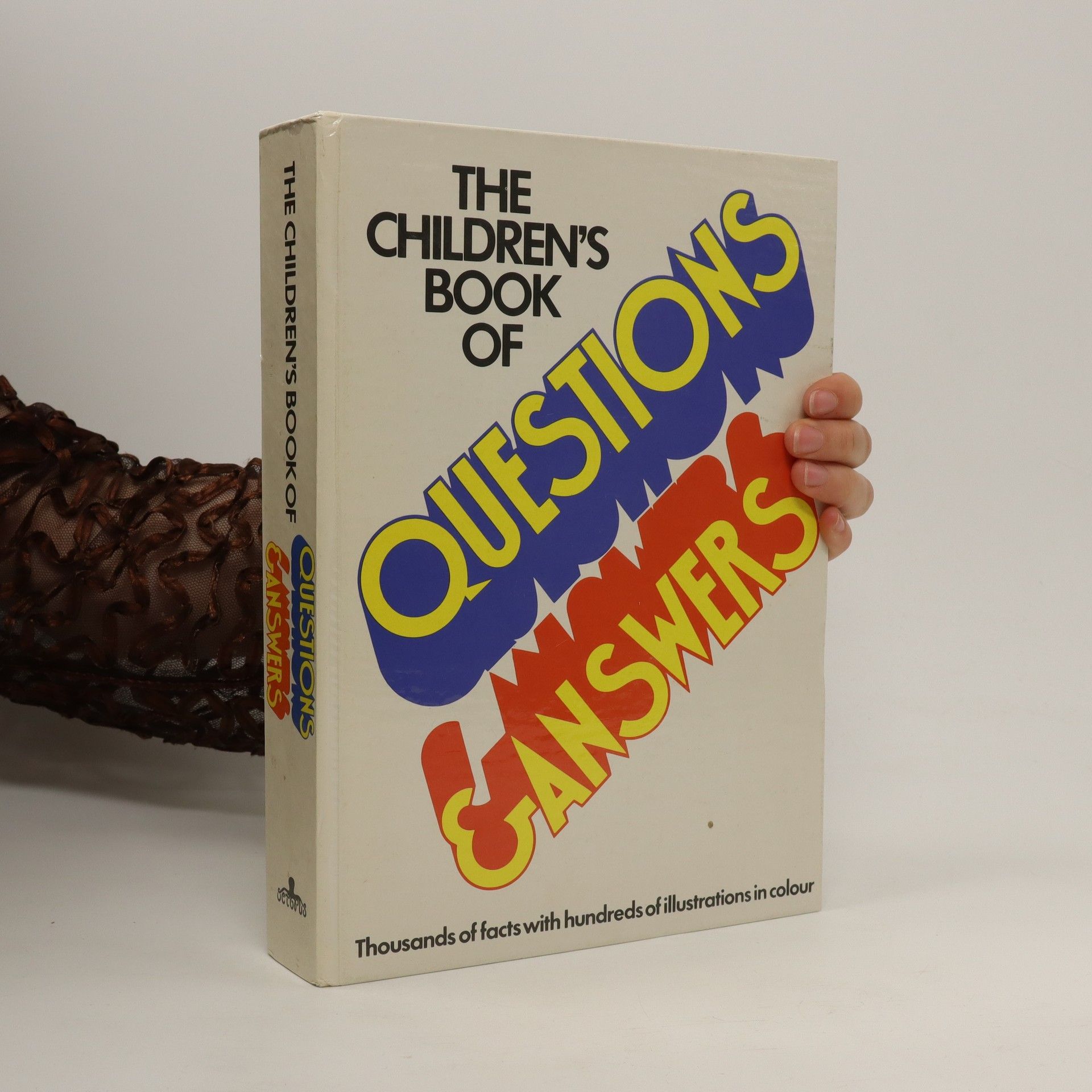 Anthony Addison The children's book of questions & answers