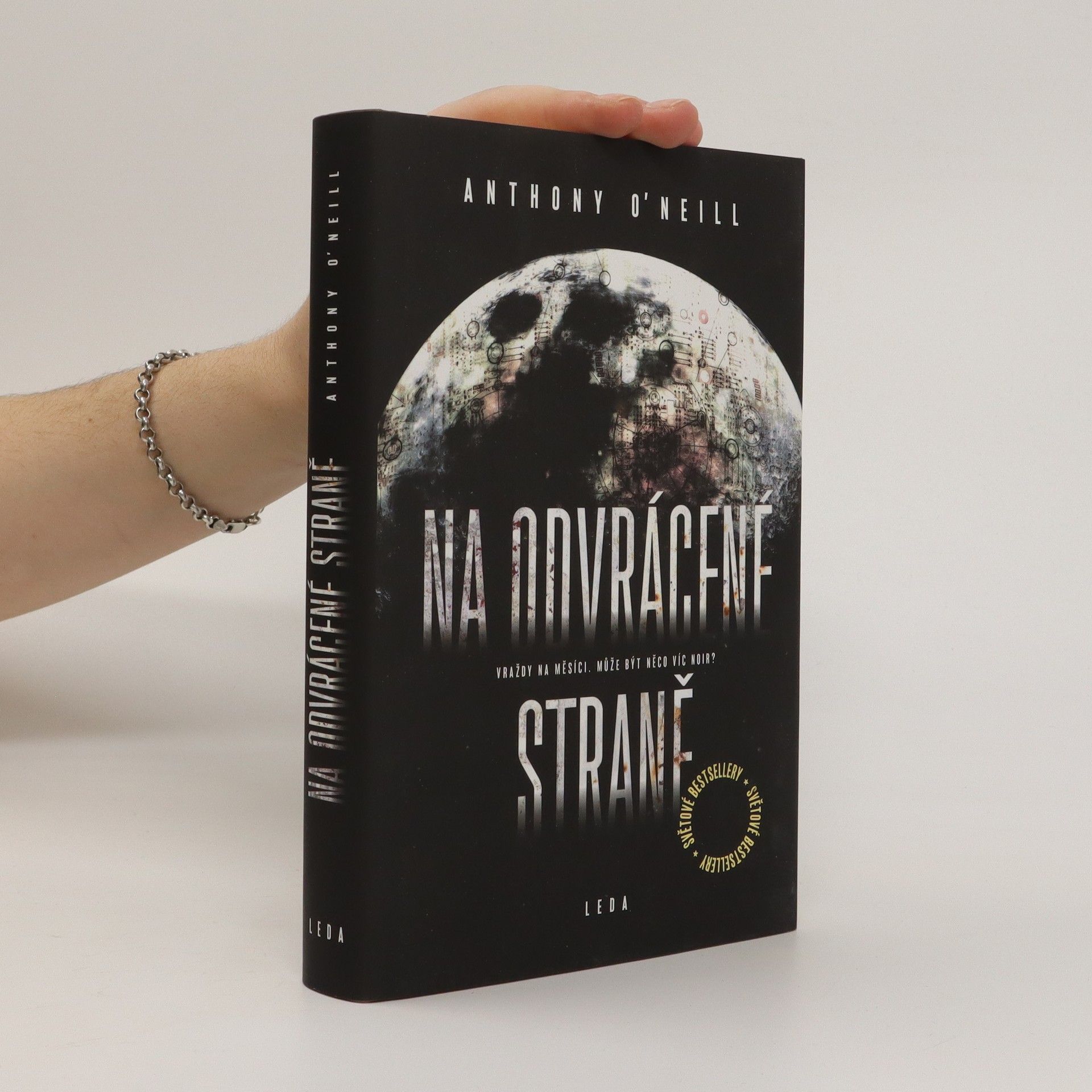 Anthony O'Neill Na odvrácené straně