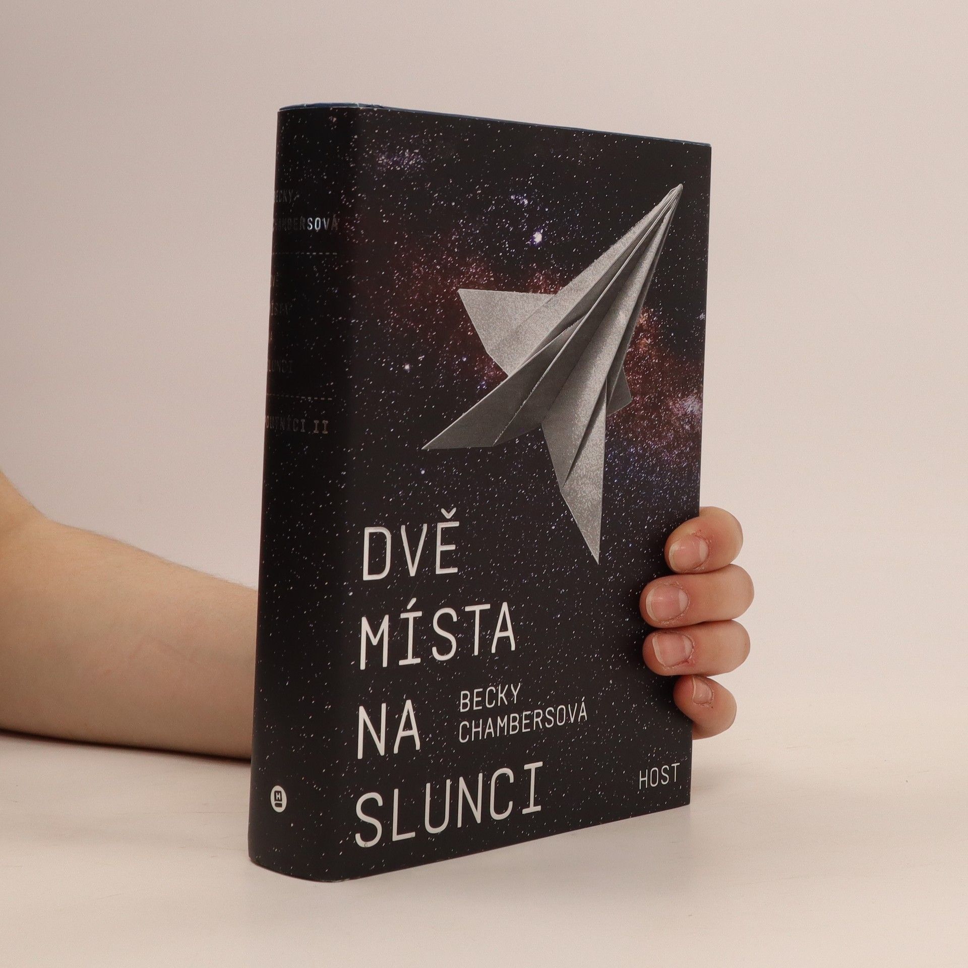 Becky Chambers Dvě místa na slunci