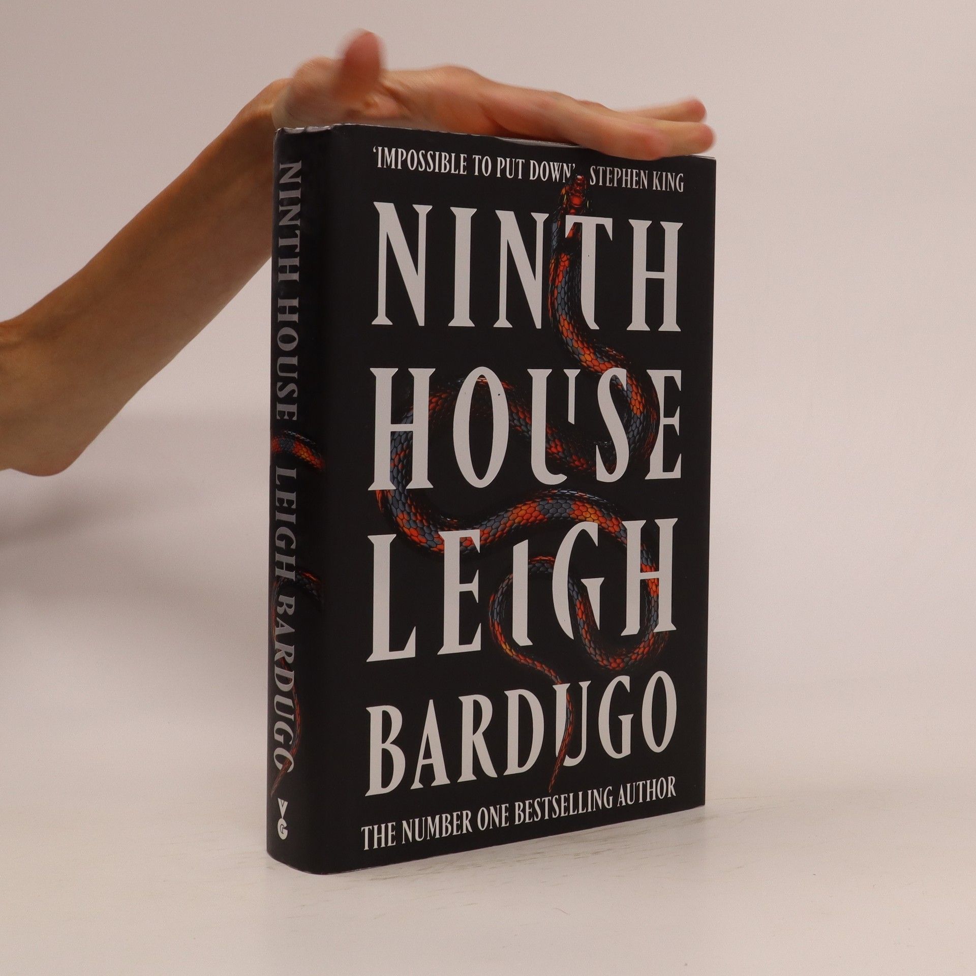 Leigh Bardugo Ninth House