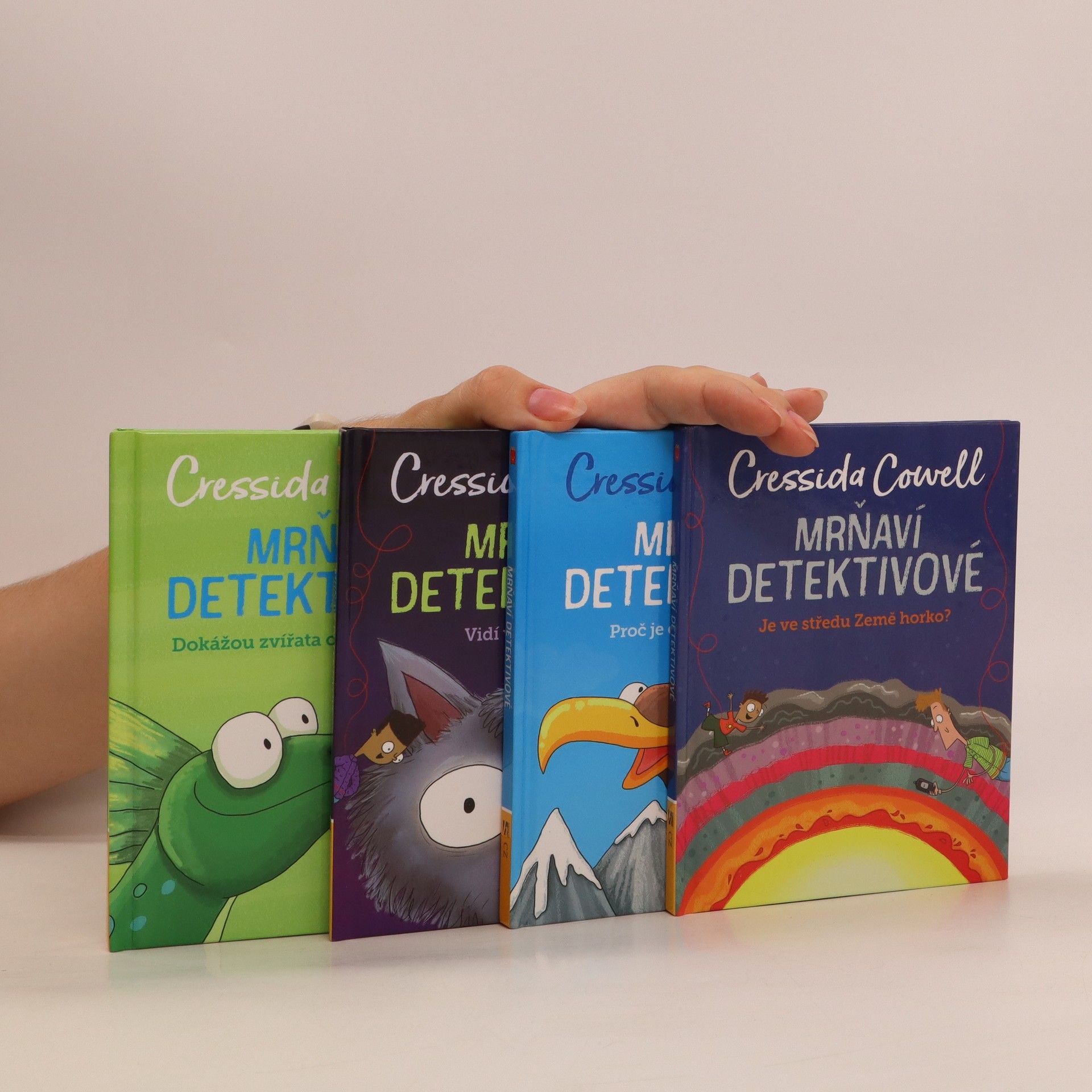 Cressida Cowell 4x Mrňaví detektivové