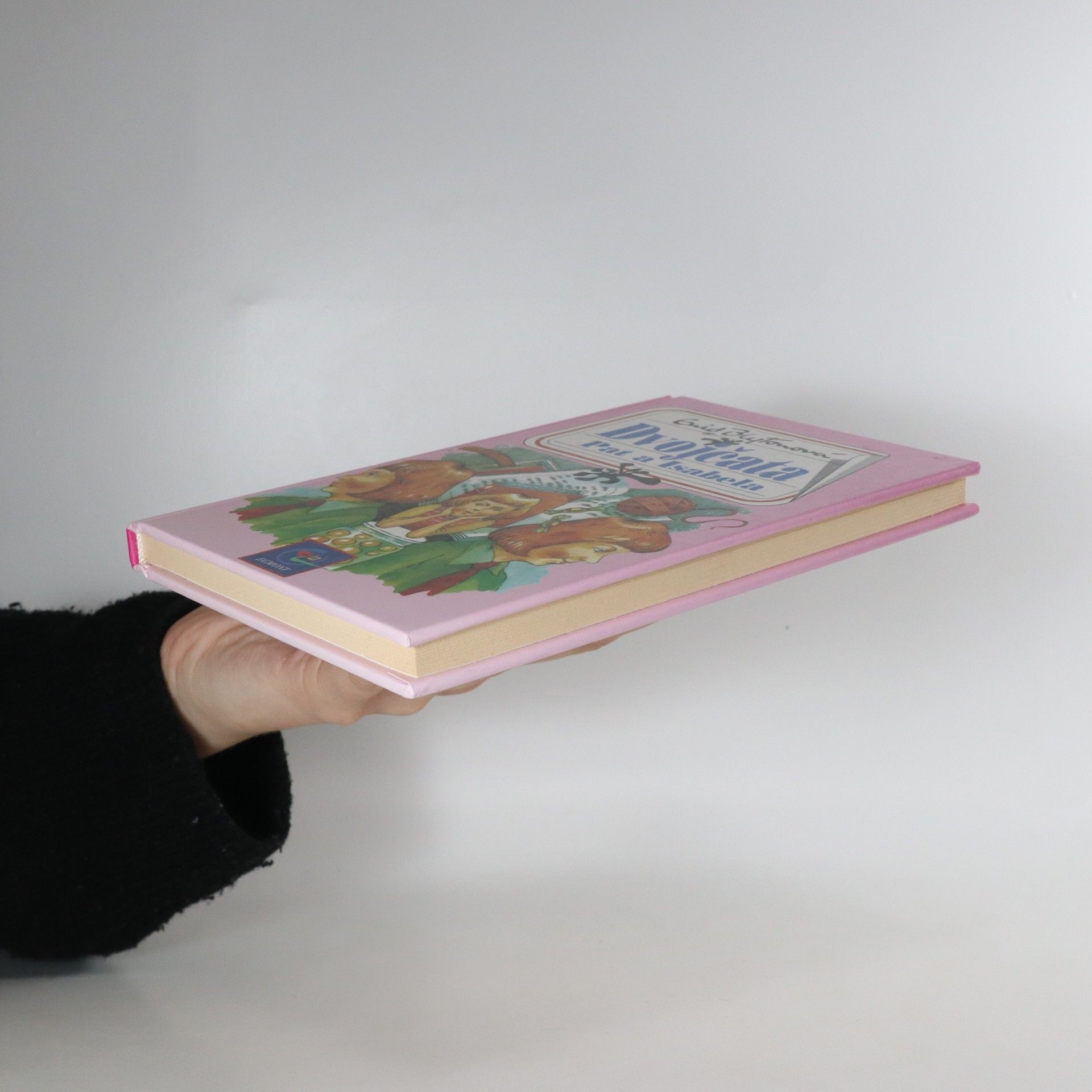 Enid Blyton Dvojčata Pat a Isabela: Druhý ze série příběhů ze školy St. Clare