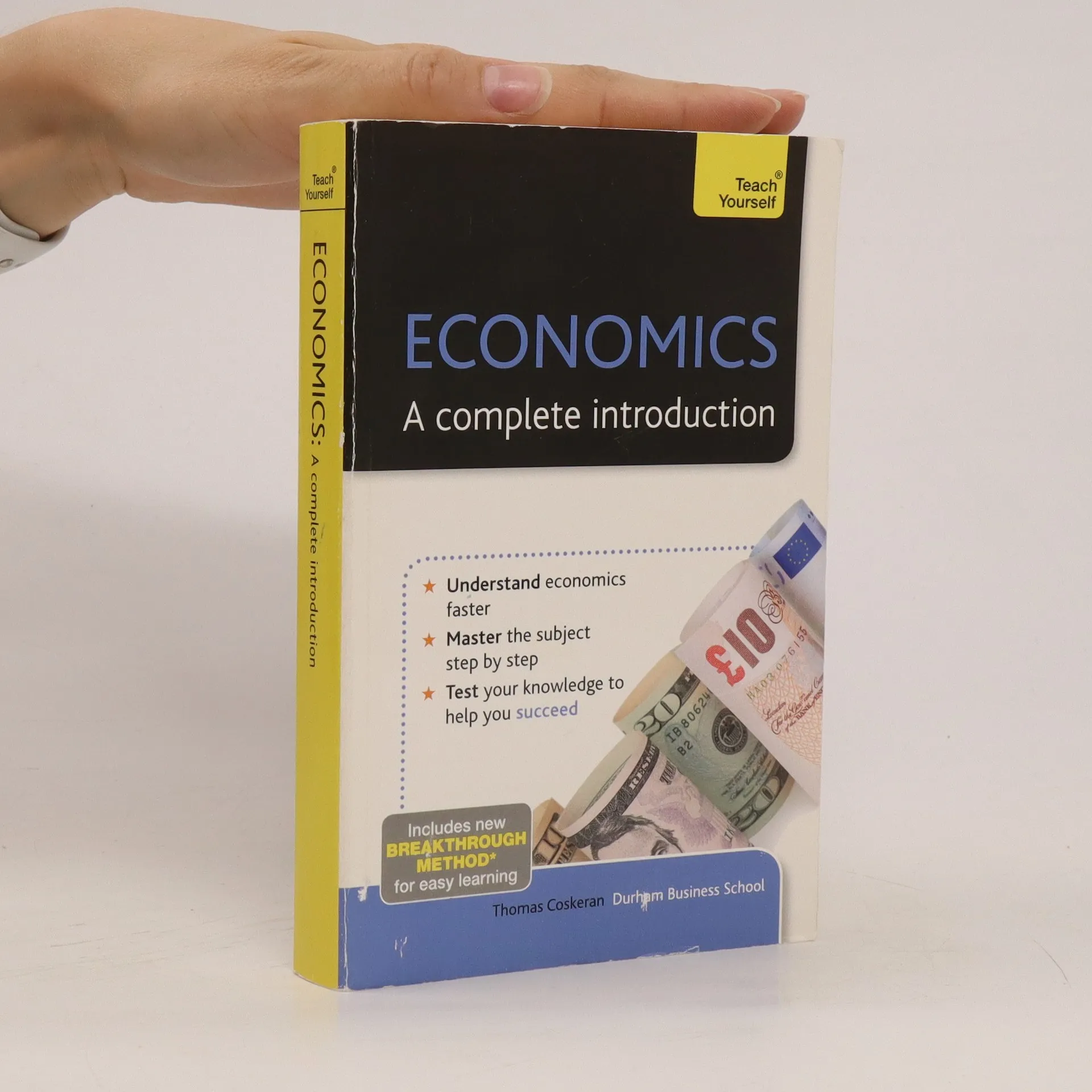 Economics: A Complete Introduction - knihobot.cz