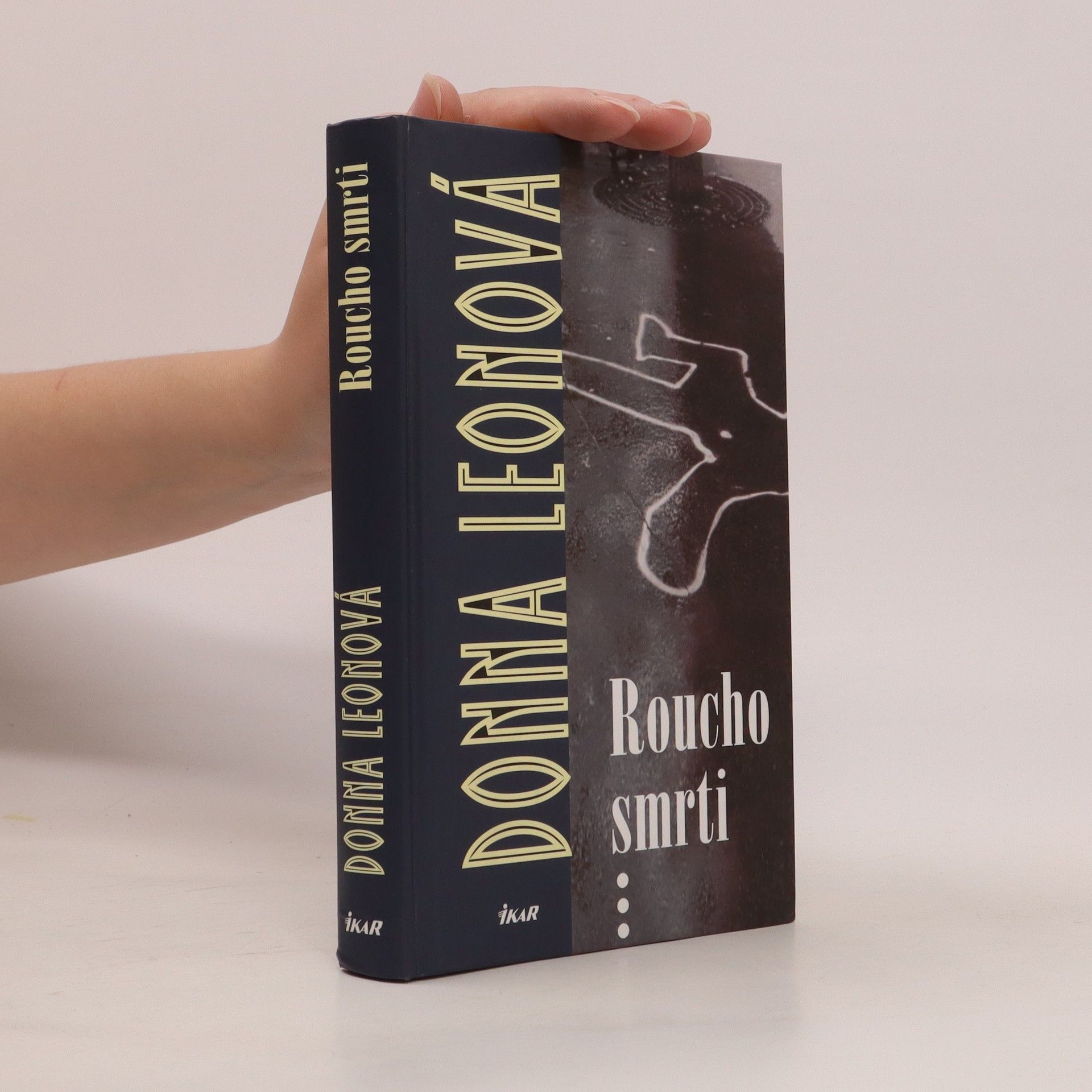 Donna Leon Roucho smrti