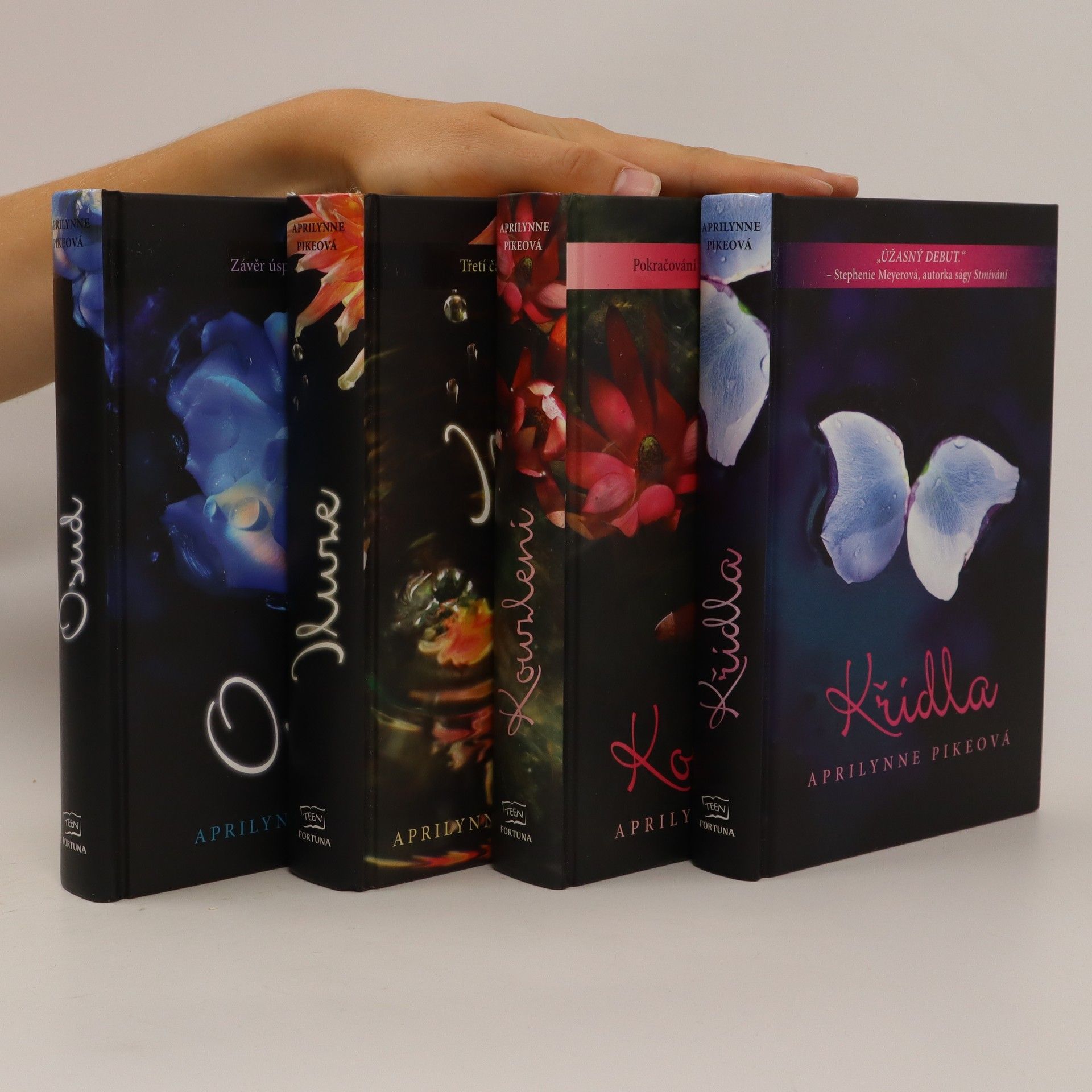 Aprilynne Pike Křídla 1.- 4. díl: Křídla. Kouzlení. Iluze. Osud