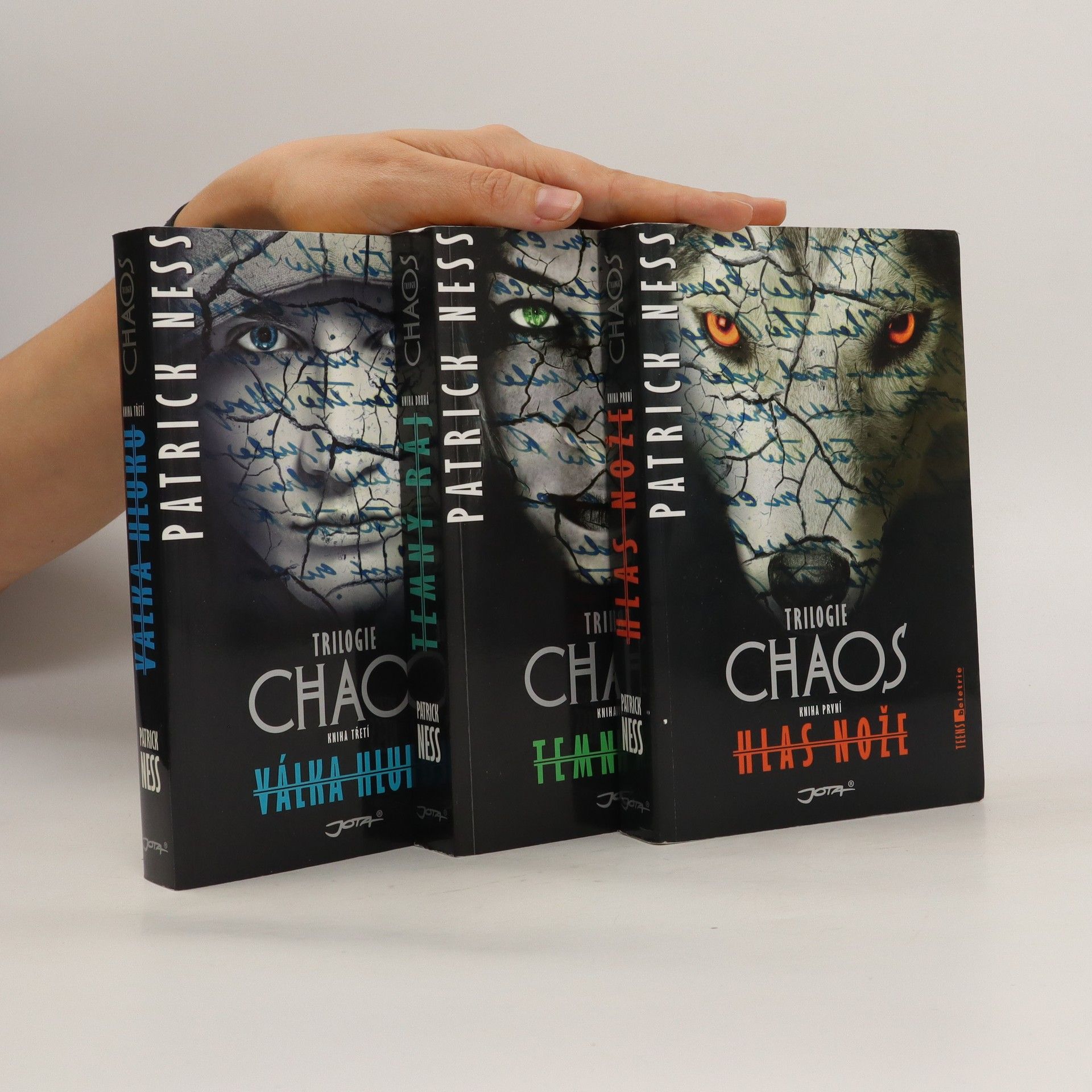 Patrick Ness Trilogie Chaos: Hlas nože, Temný ráj, Válka hluku