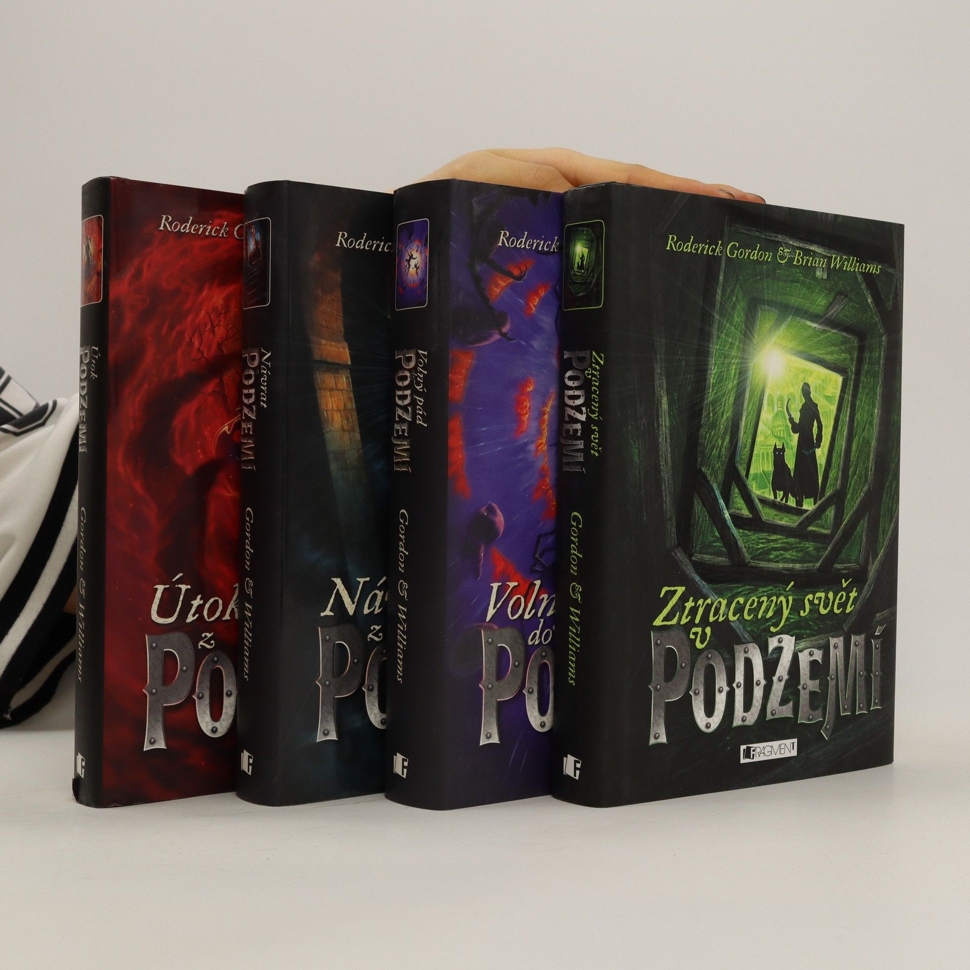 Roderick Gordon Podzemí 1.- 4.díl