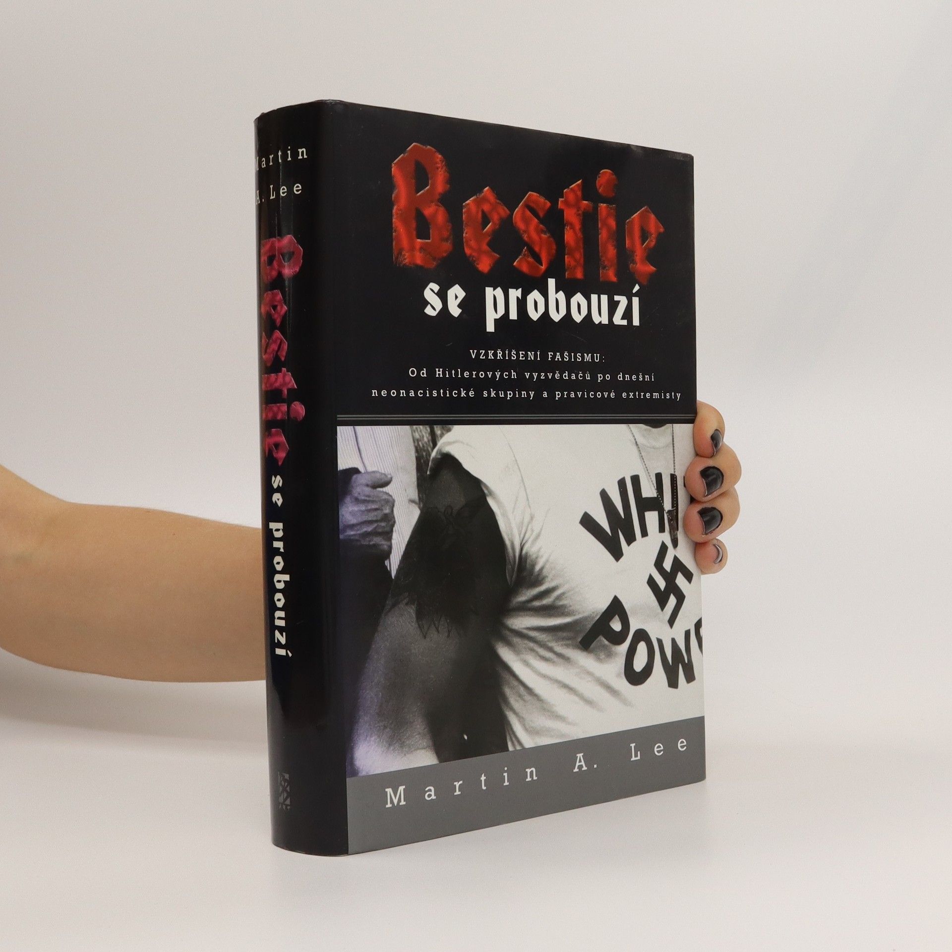 Martin A. Lee Bestie se probouzí