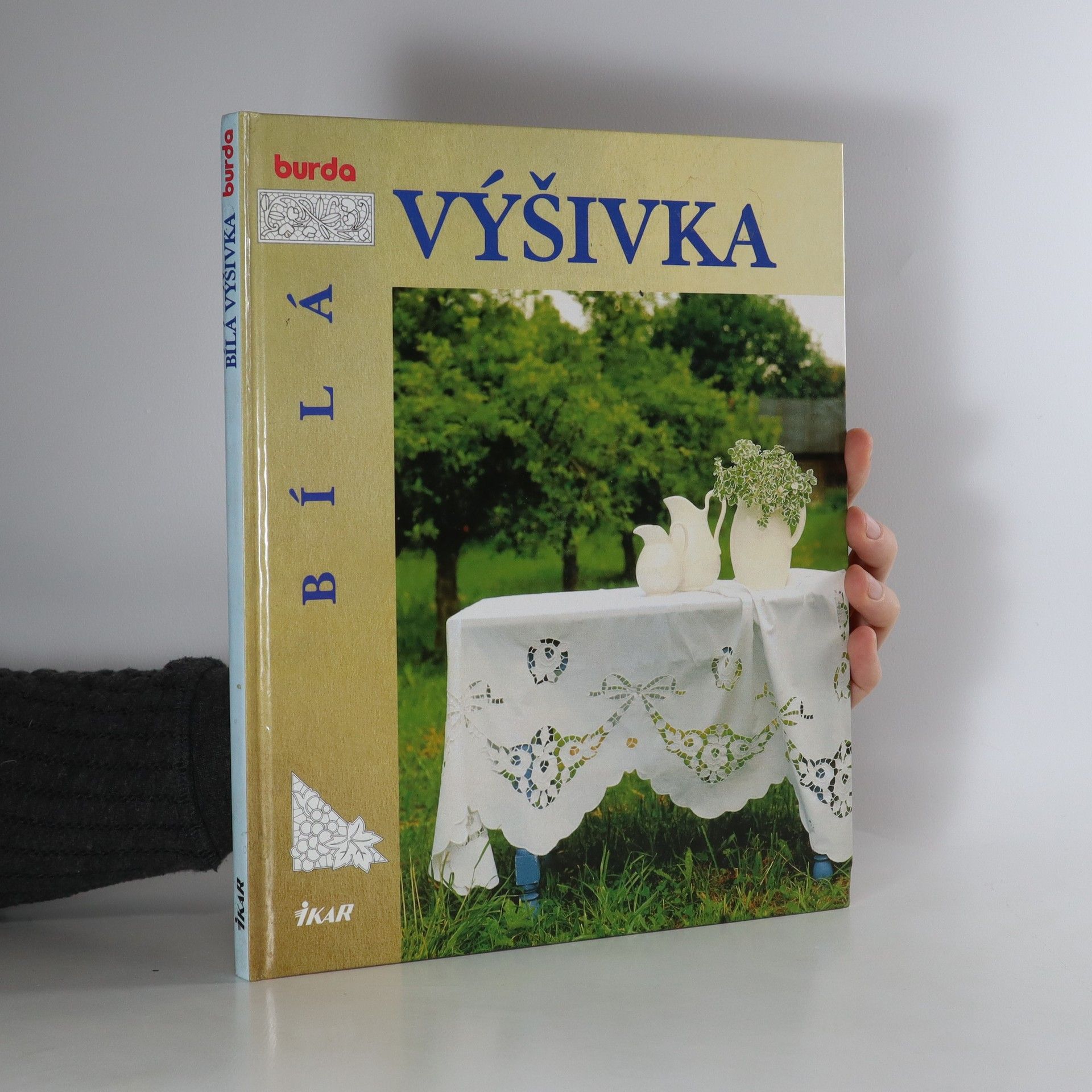 Collectif d'auteurs Bílá výšivka