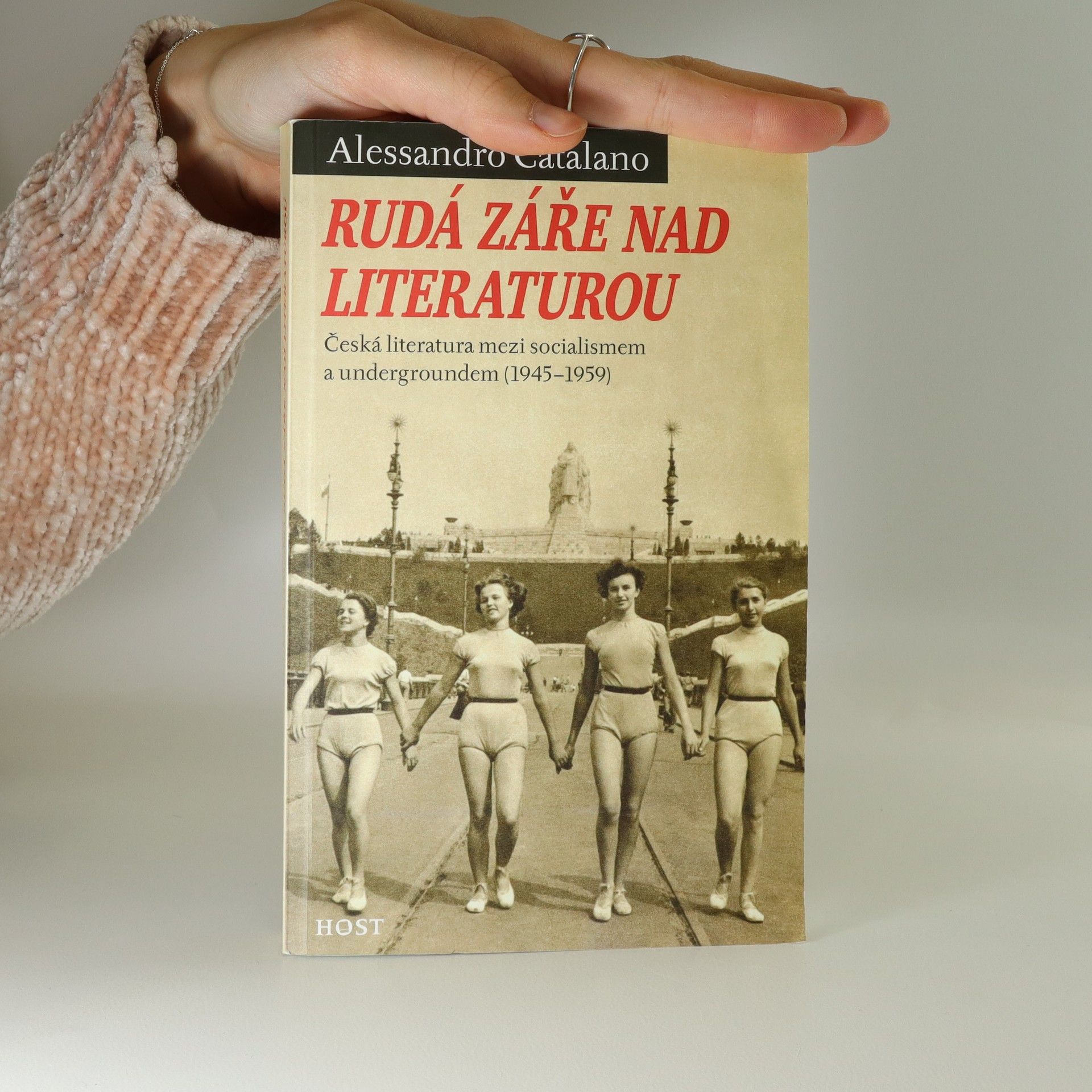 Alessandro Catalano Rudá záře nad literaturou