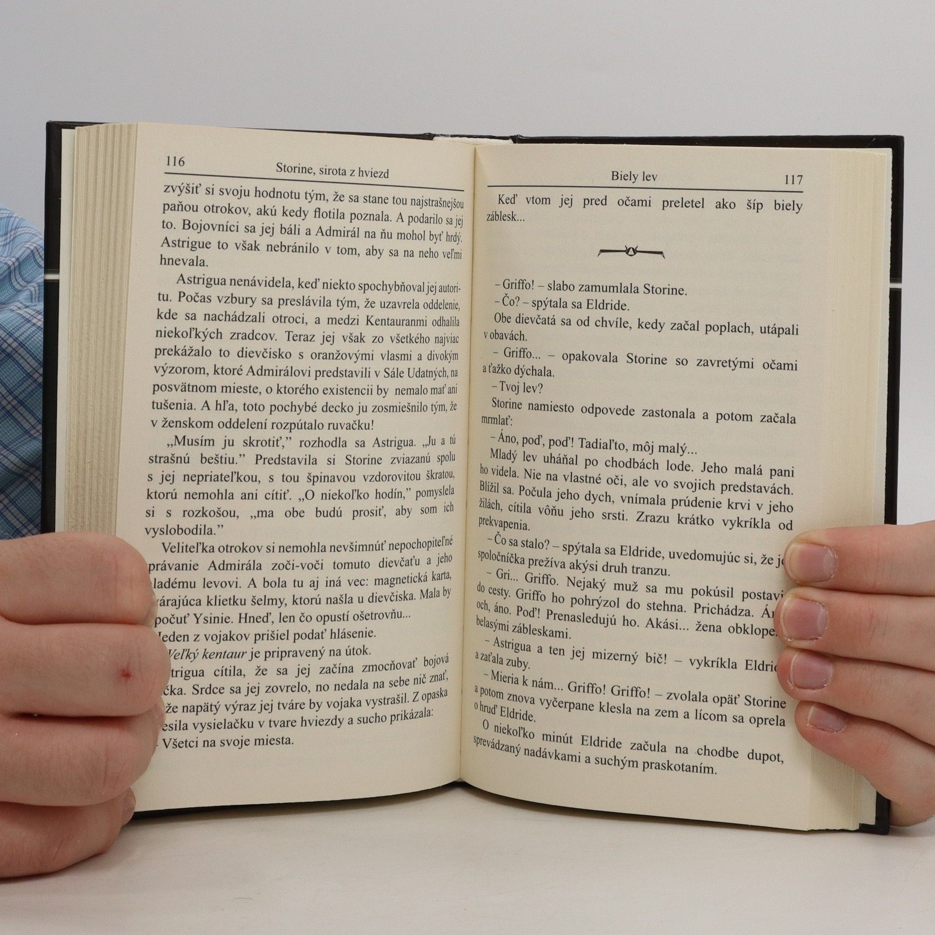 Frédrick D. Anterny Biely lev (Storine, sirota z hviezd #1)