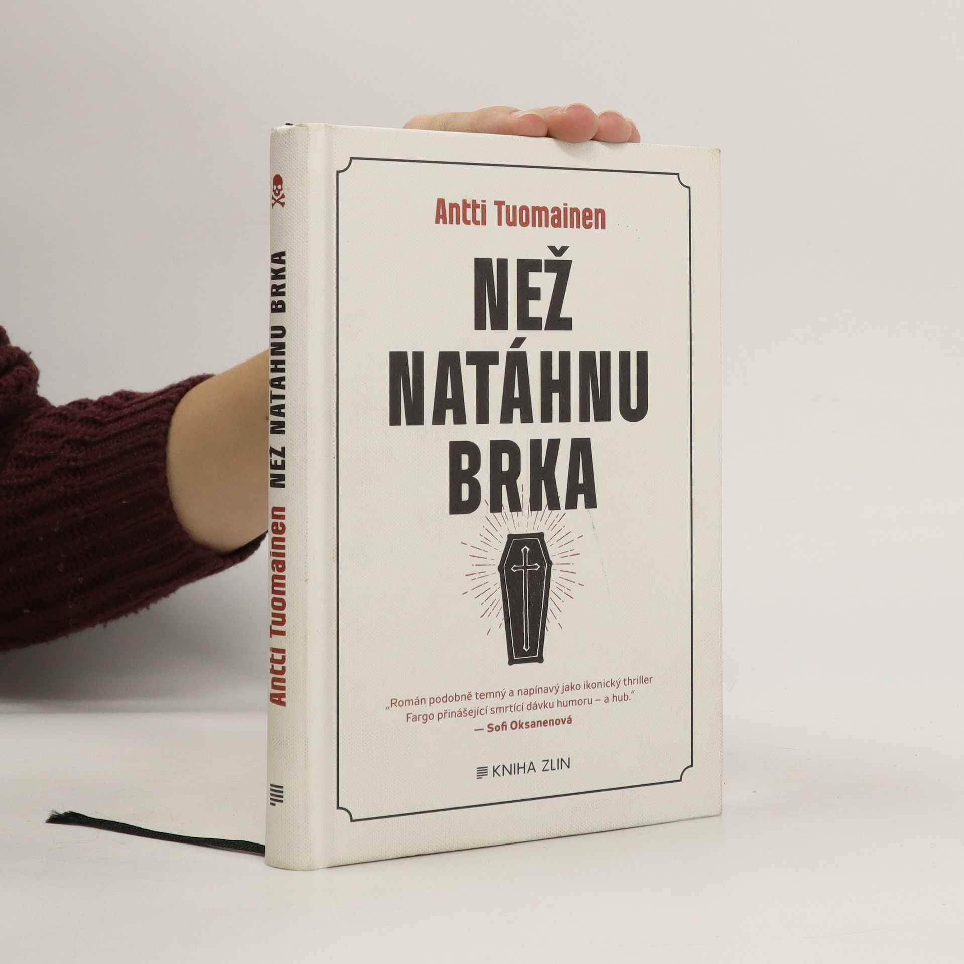 Antti Tuomainen Než natáhnu brka