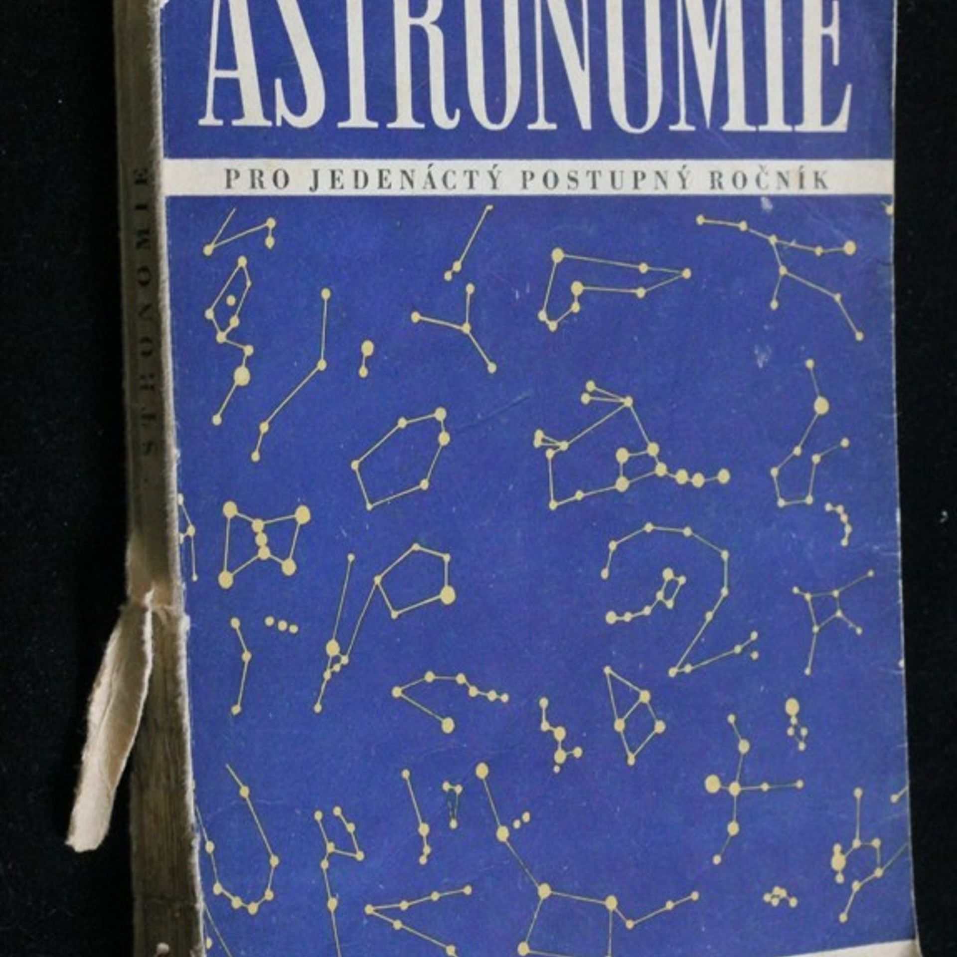 Astronomie : učebnice pro 10. třídu sovětských středních škol : pro jedenáctý postupný ročník