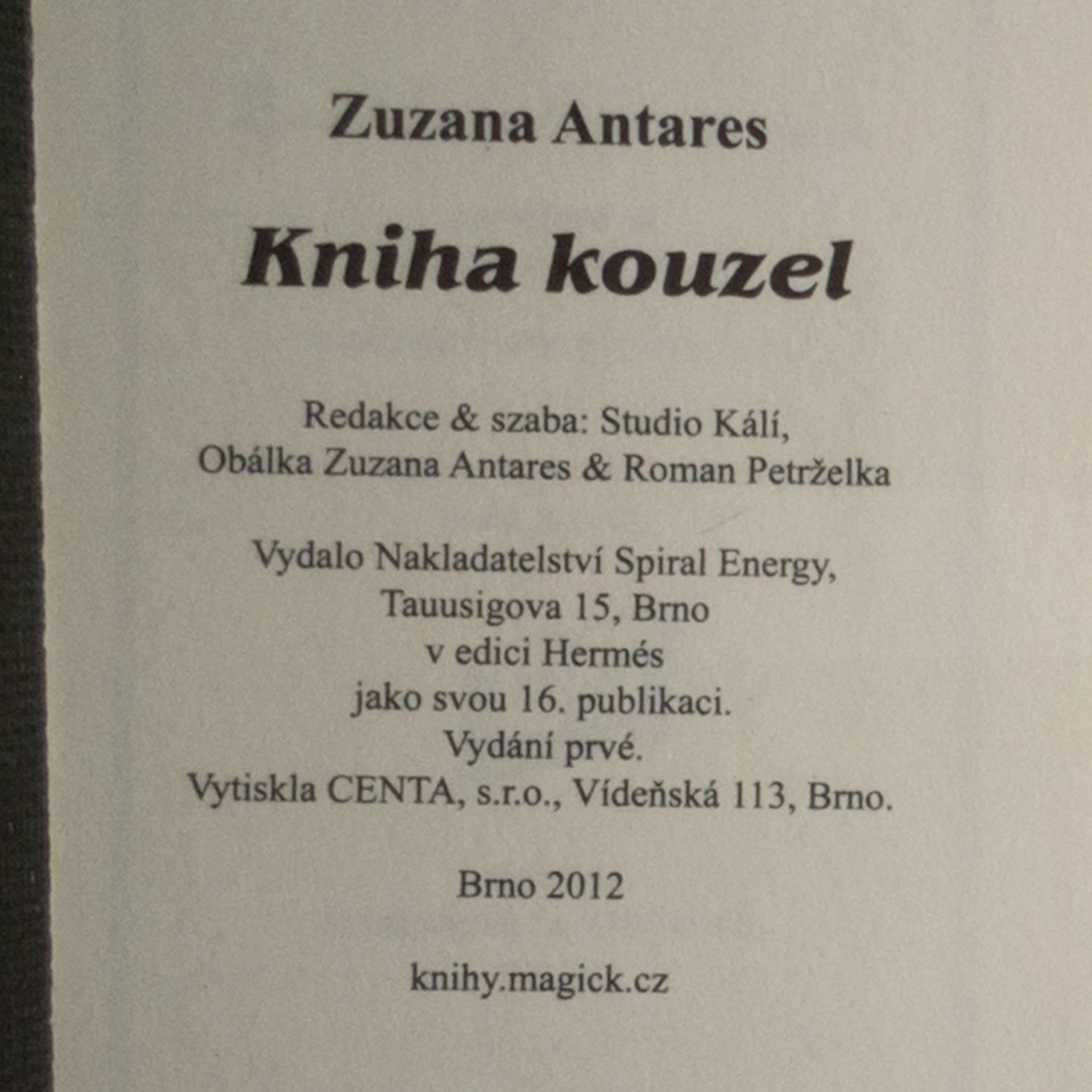 Zuzana Antares Kniha kouzel