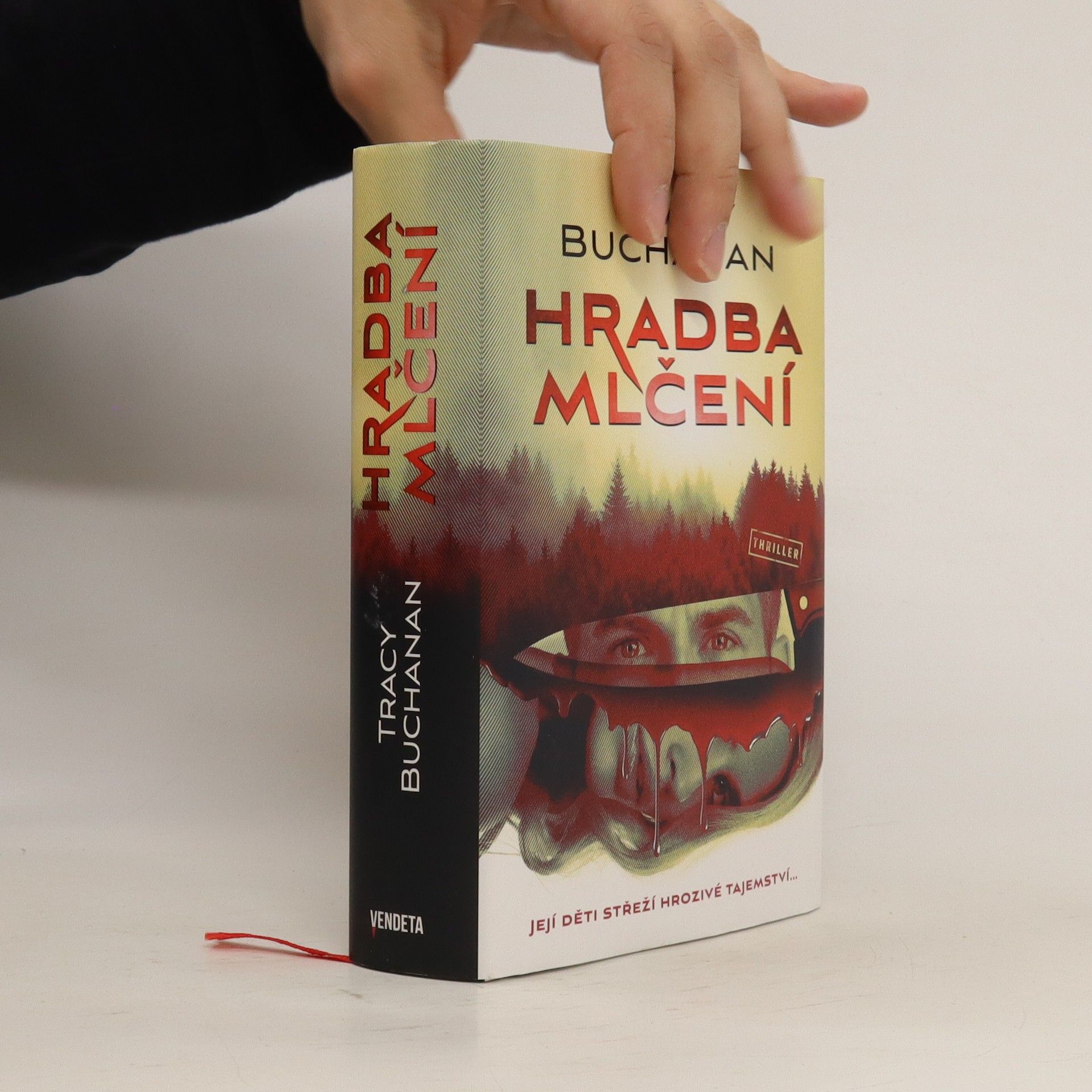 Tracy Buchanan Hradba mlčení