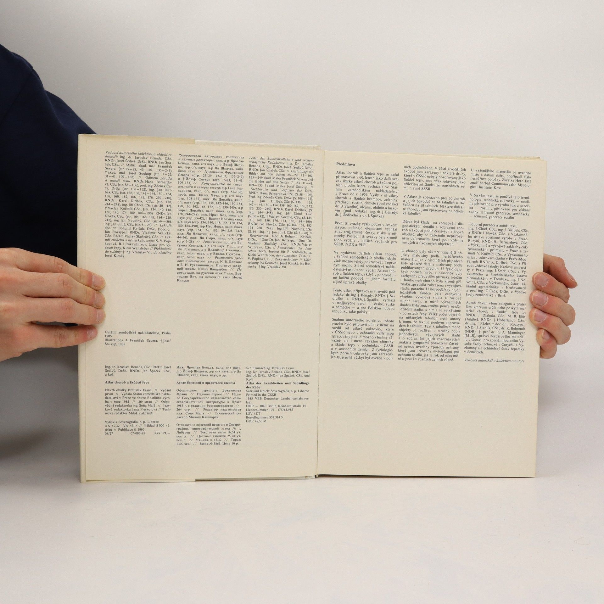 Collectif d'auteurs Atlas der Krankeheitem und Schälinge der Rübe/Atlas chorob a škůdců řepy/Атлас болезней и вредителей свеклы