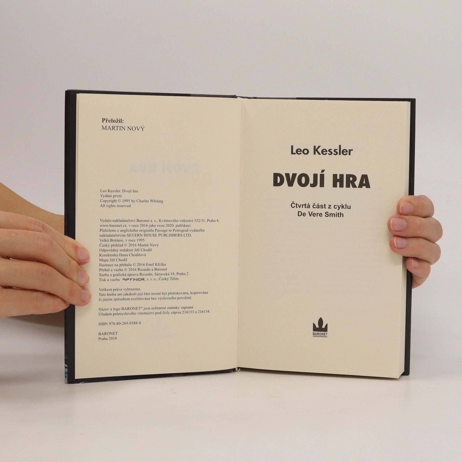 Charles Whiting Dvojí hra : čtvrtá část z cyklu De Vere Smith