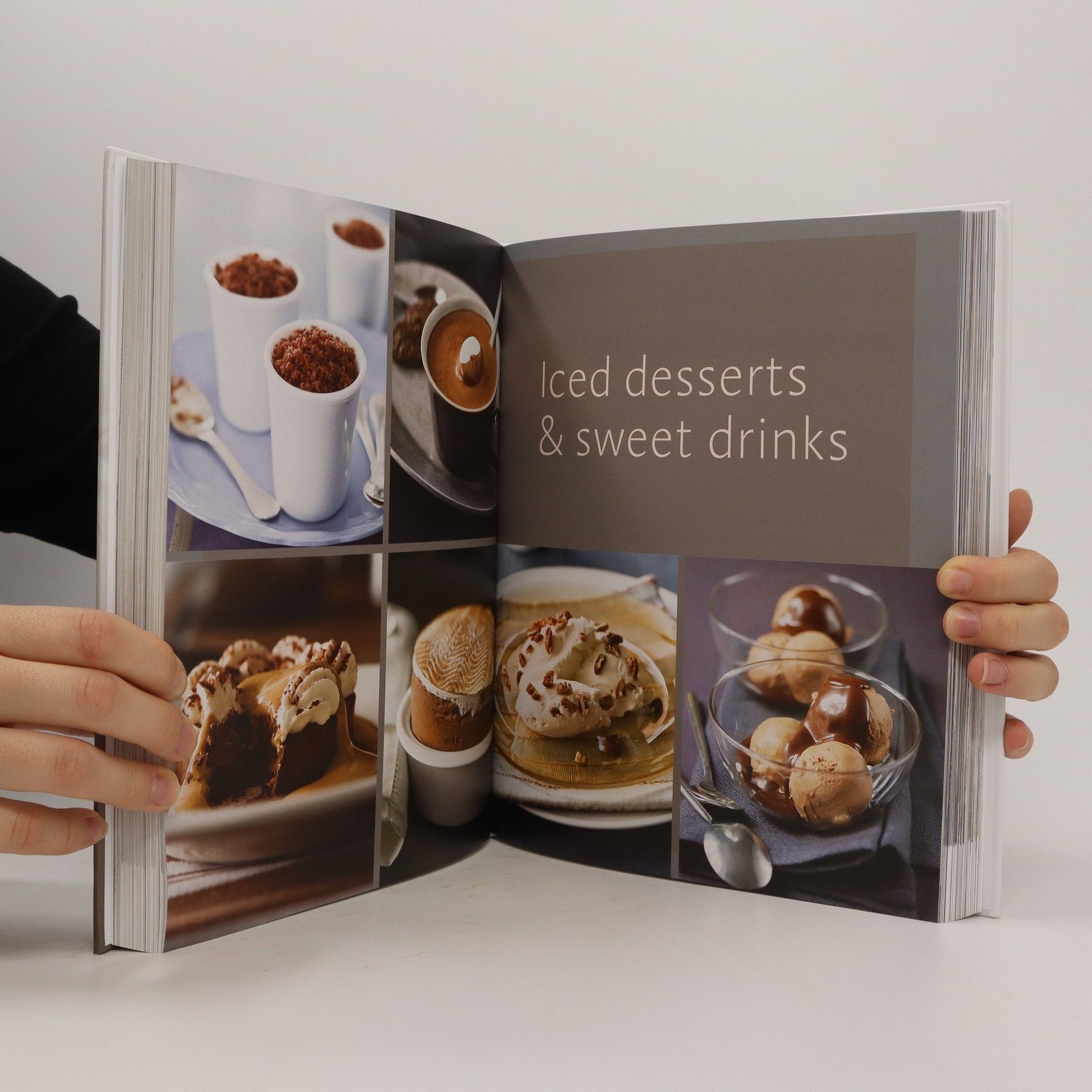 AA.VV. Chocolate Bible: 160 Recipes Explained by the Chefs of the Famous French Culinary School