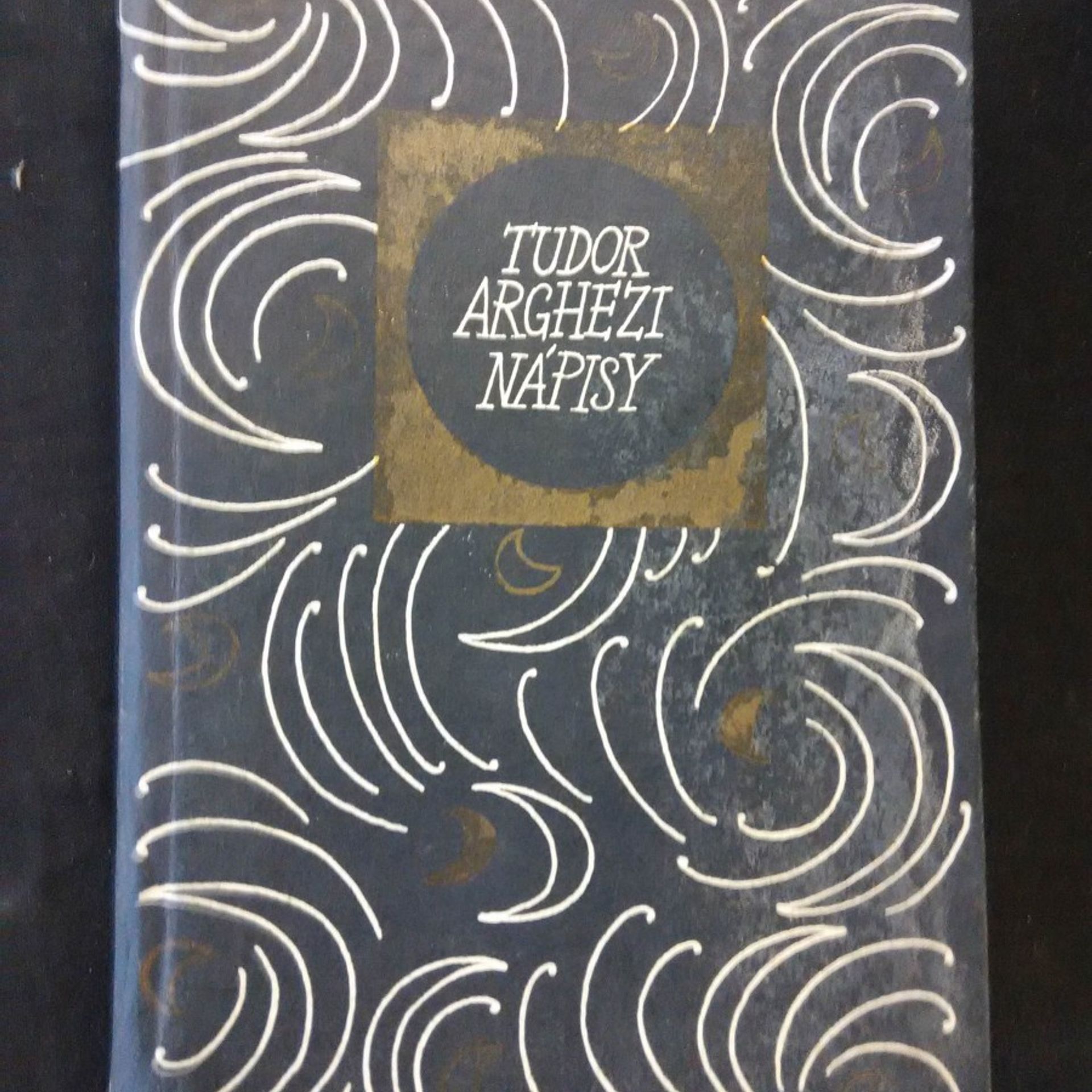 Tudor Arghezi Nápisy