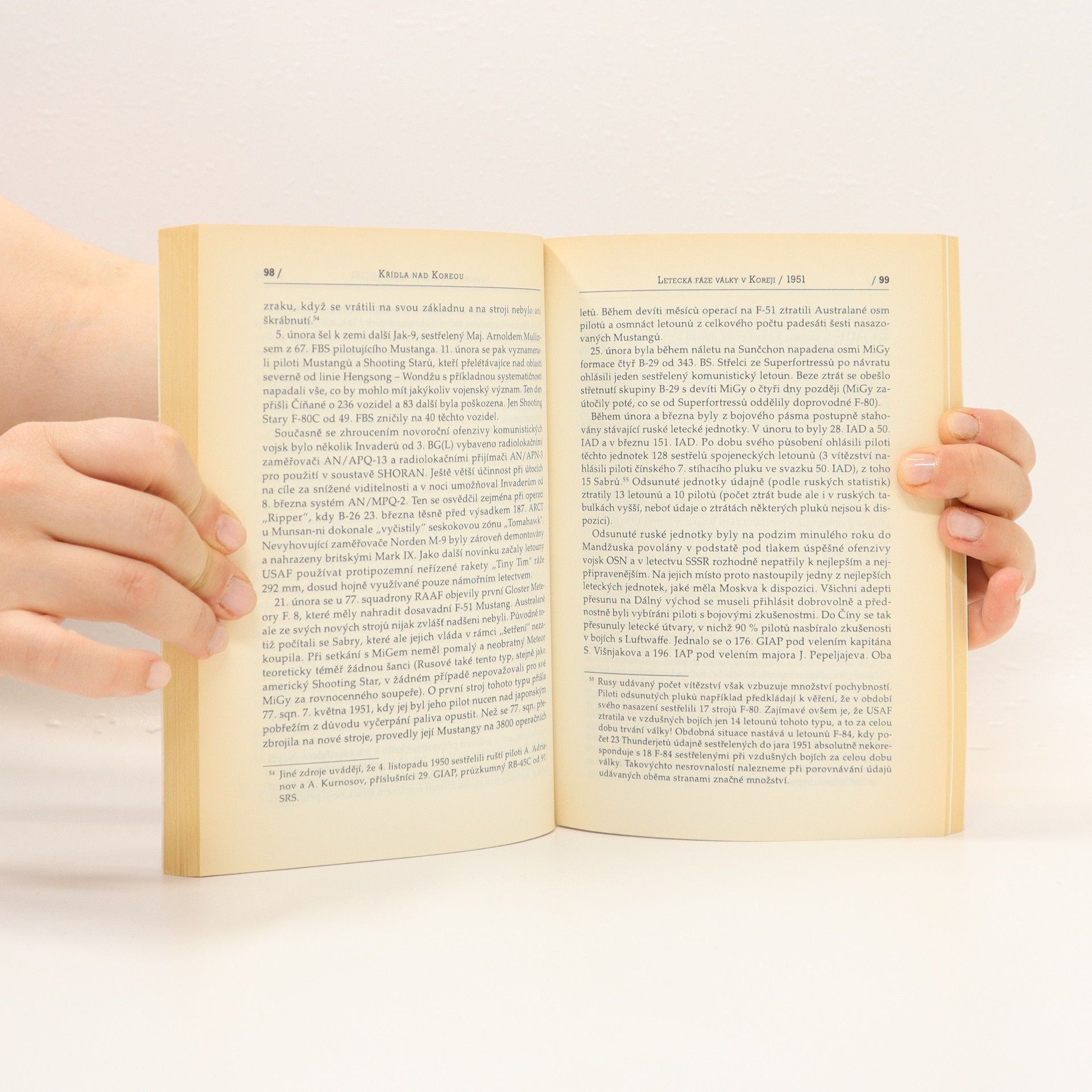 Daniel Kamas Křídla nad Koreou 1950-1953 : první střetnutí proudových letounů v dějinách
