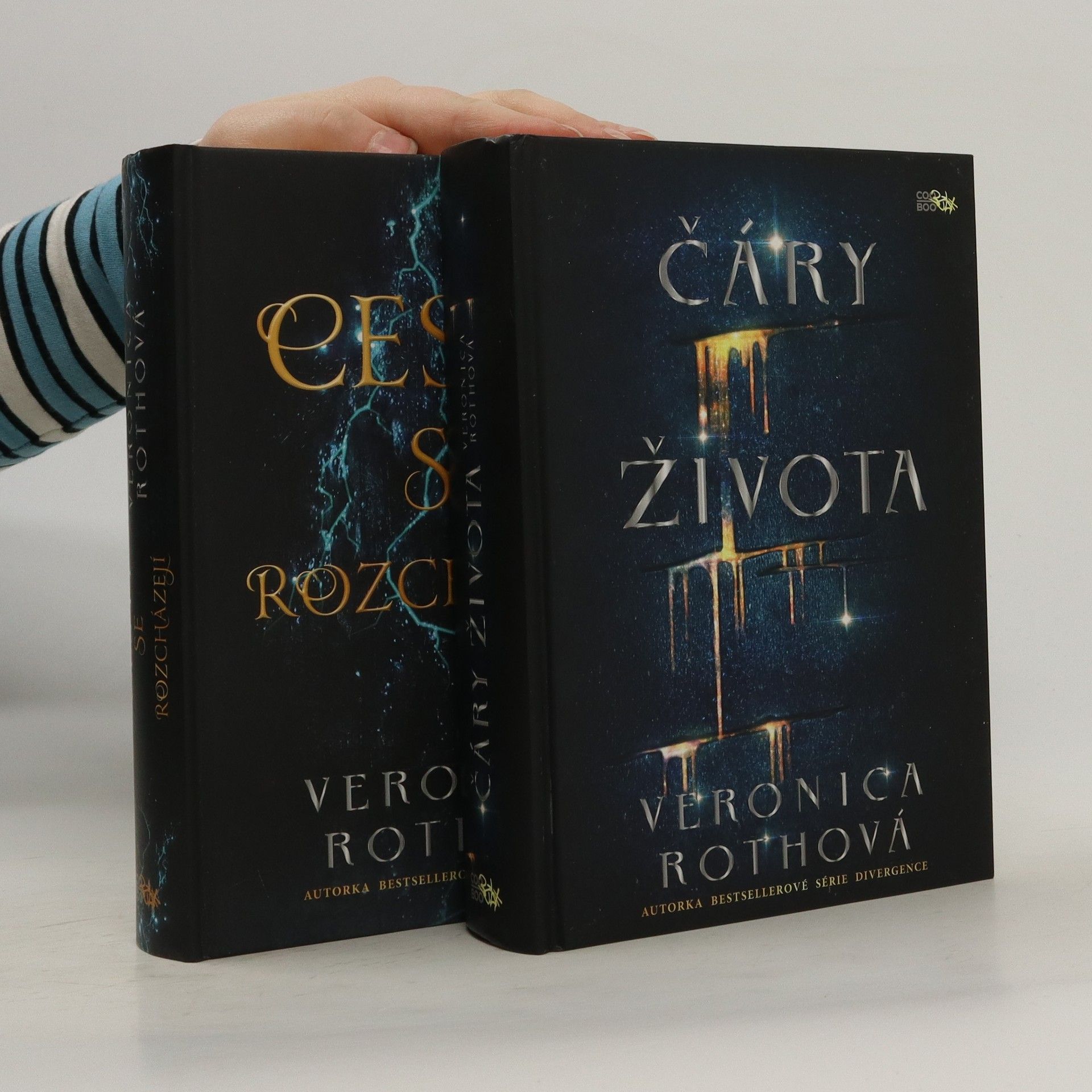 Veronica Roth Čáry života. Cesty se rozcházejí (2 svazky)