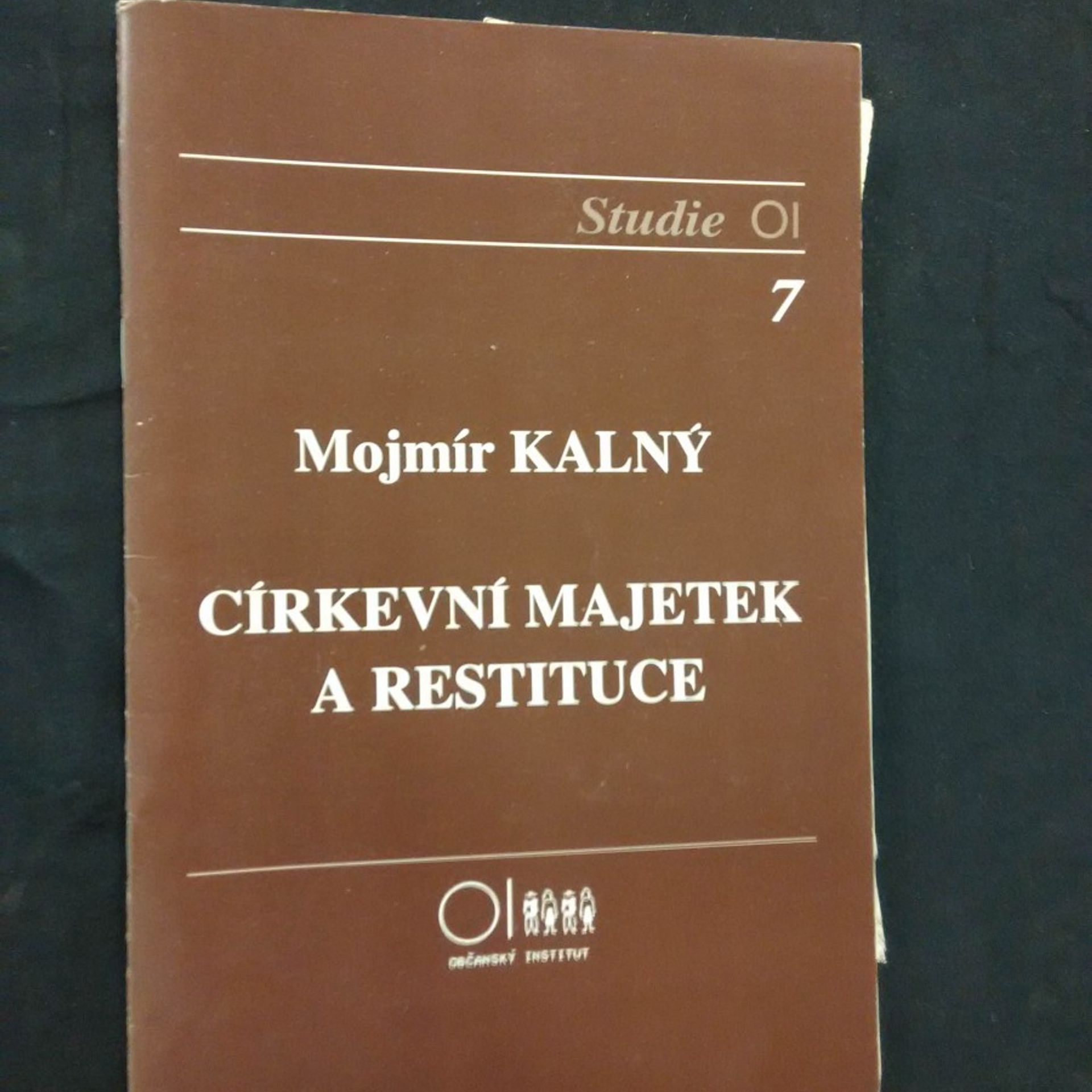 Kalný Mojmír Církevní majetek a restituce (Obr, 28 s.)