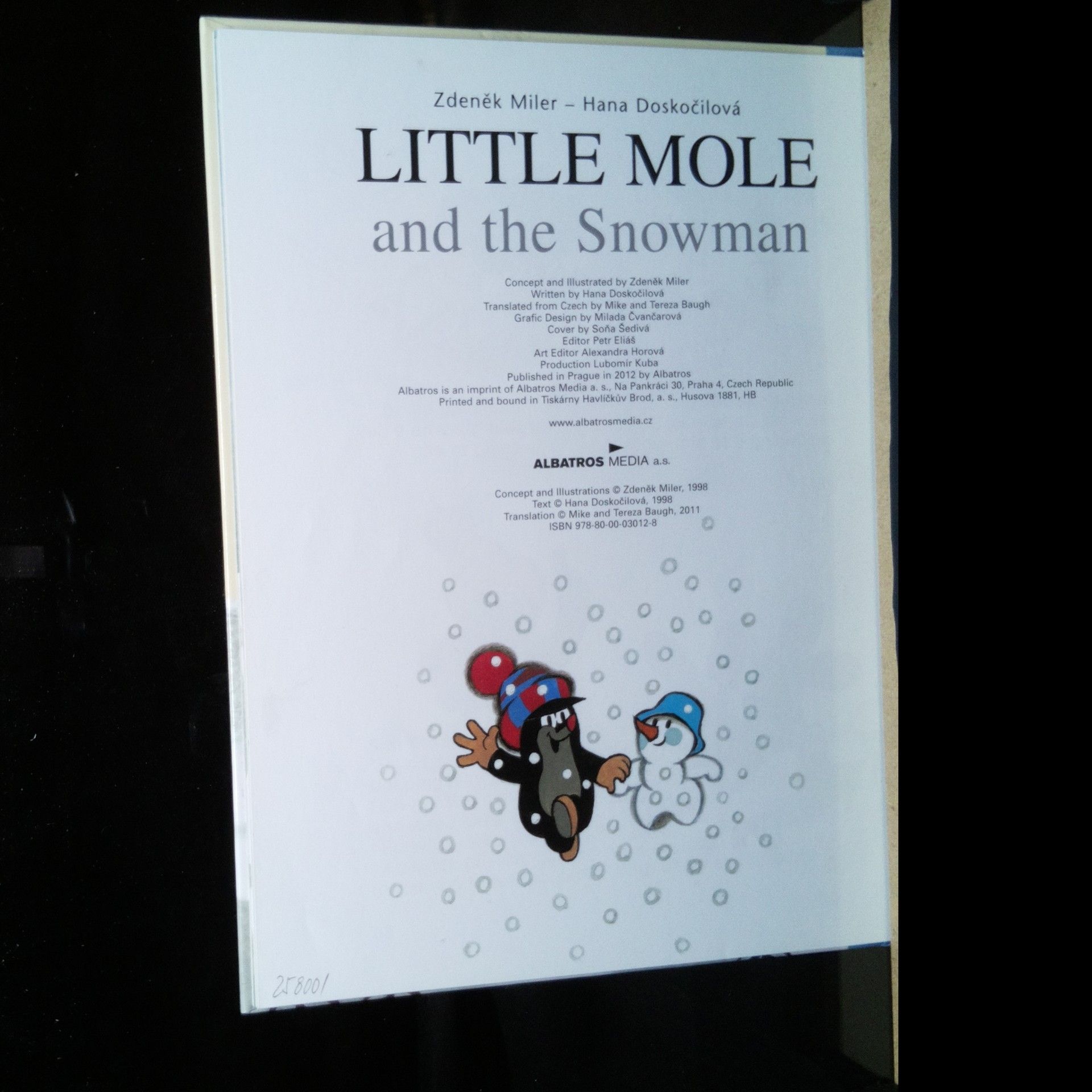 Zdeněk Miler Little mole and the snowman