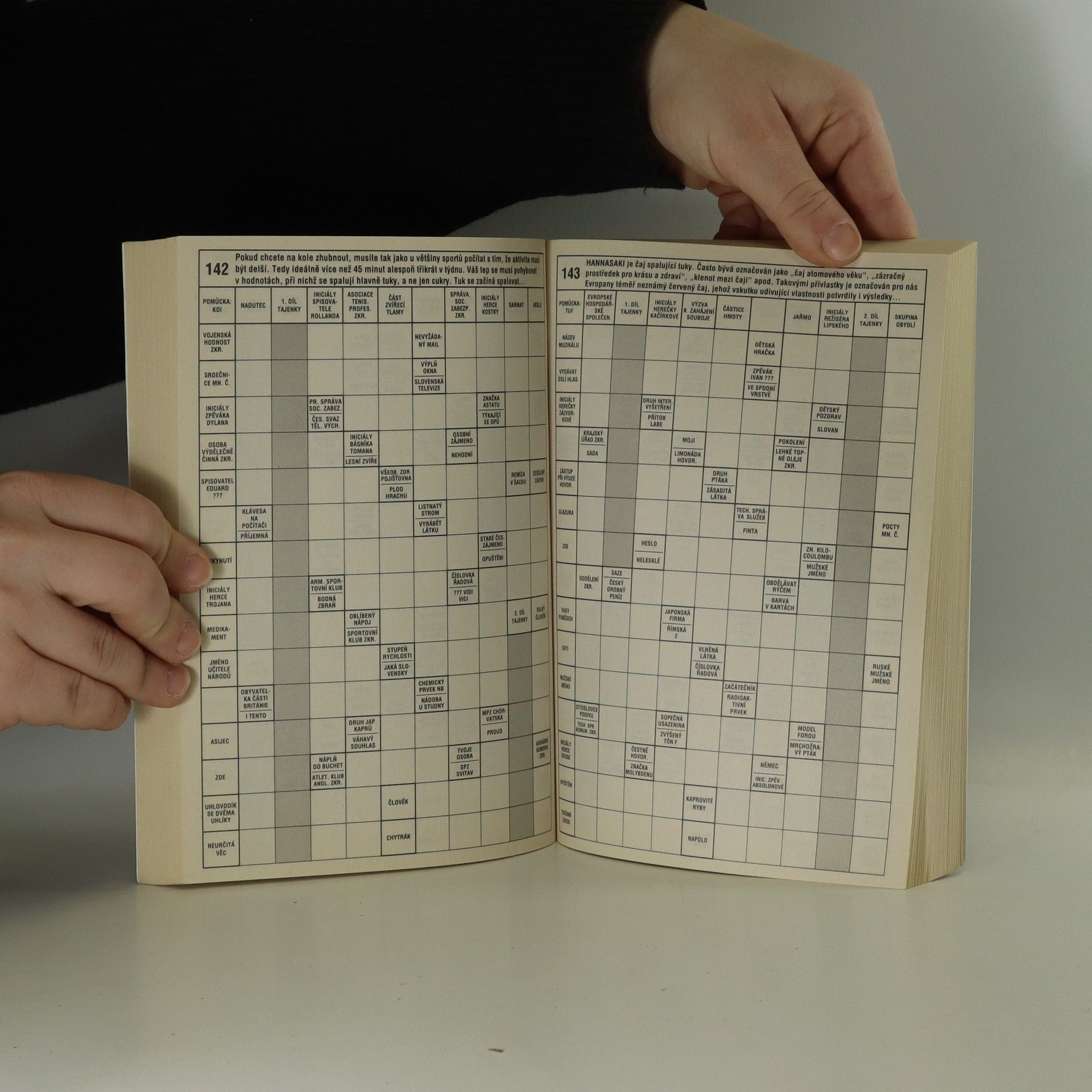 Various authors 300 švédských křížovek + 50 osmisměrek