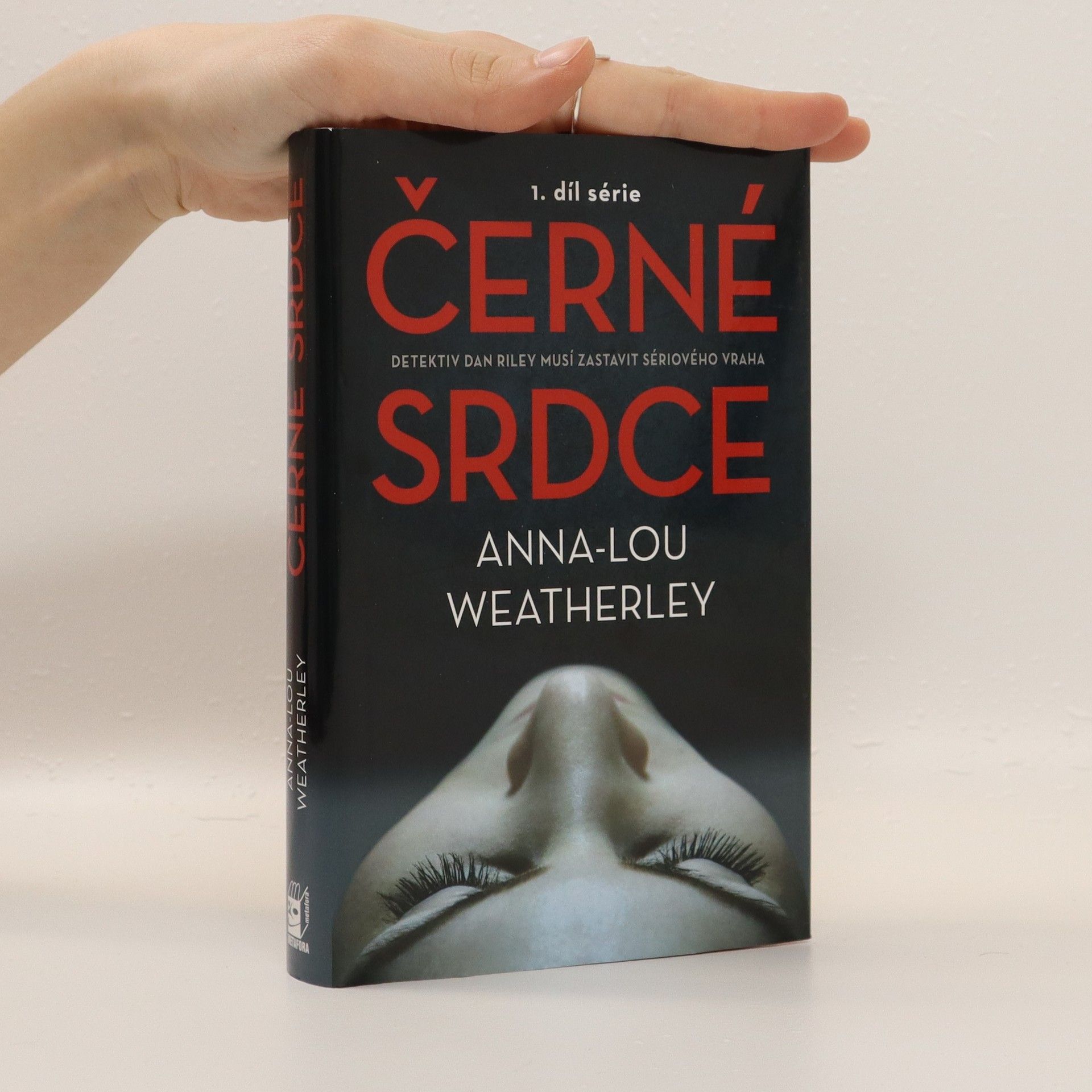 AnnaLouise Weatherley Černé srdce