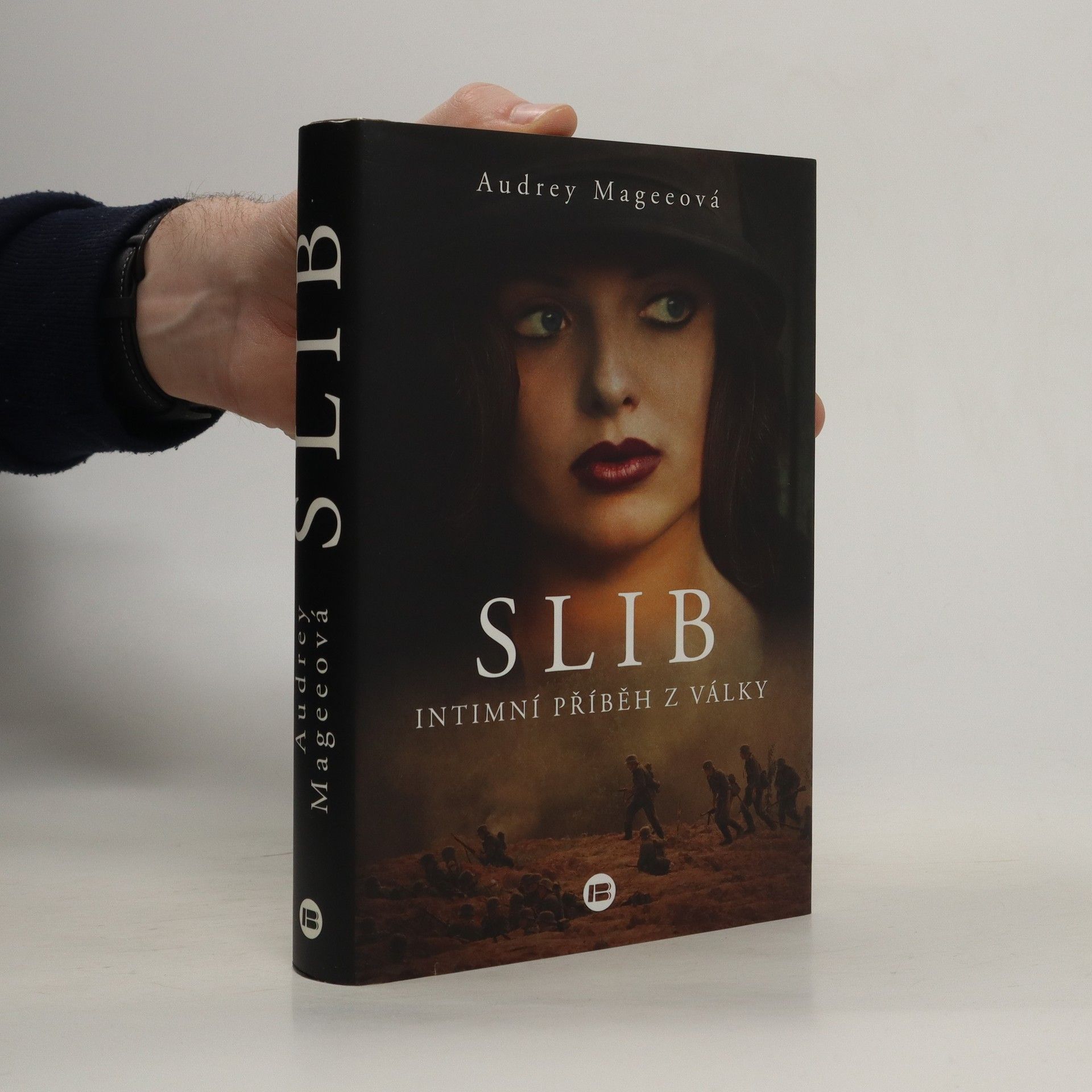 Audrey Magee Slib. Intimní příběh z války